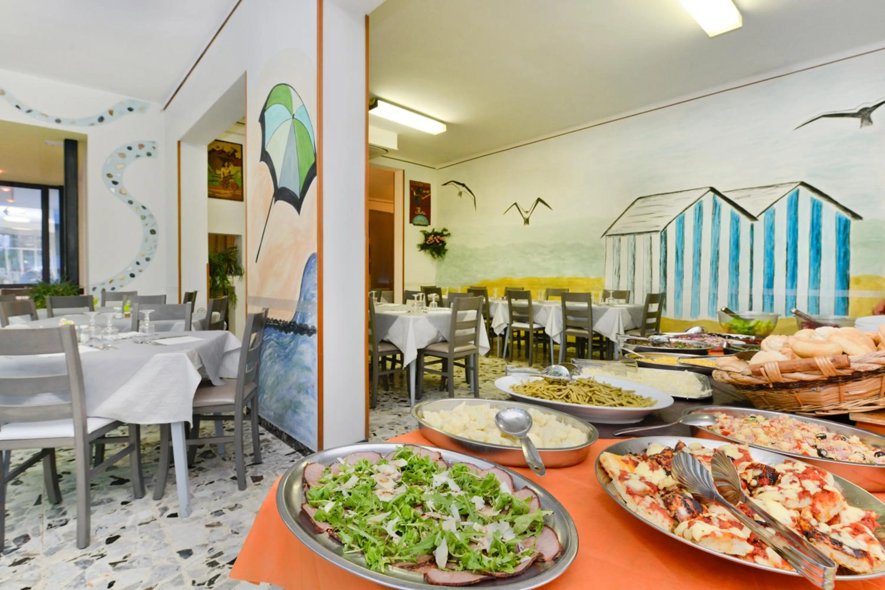 Restaurant/places to eat in Hotel Flora