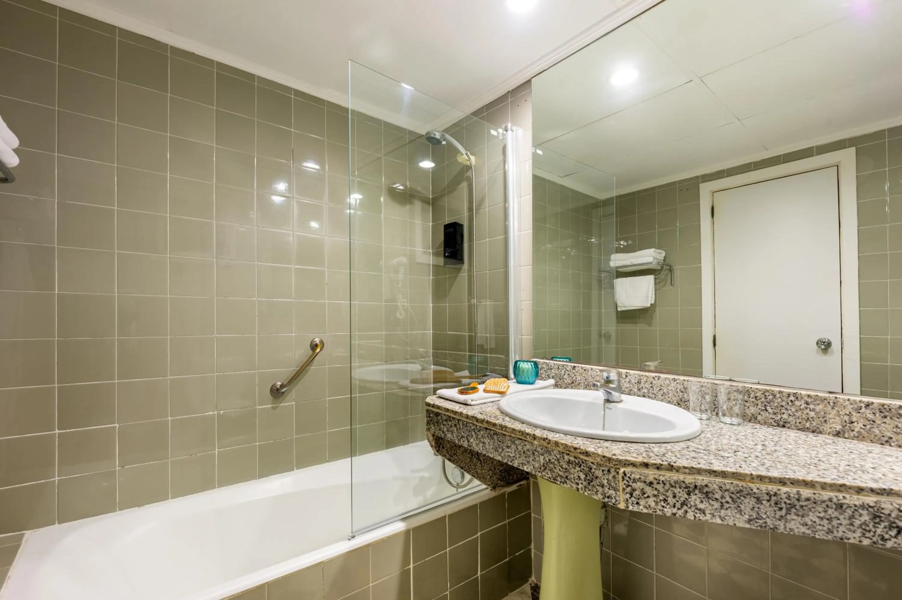 Bathroom in Hotel Vibra Beverly Playa