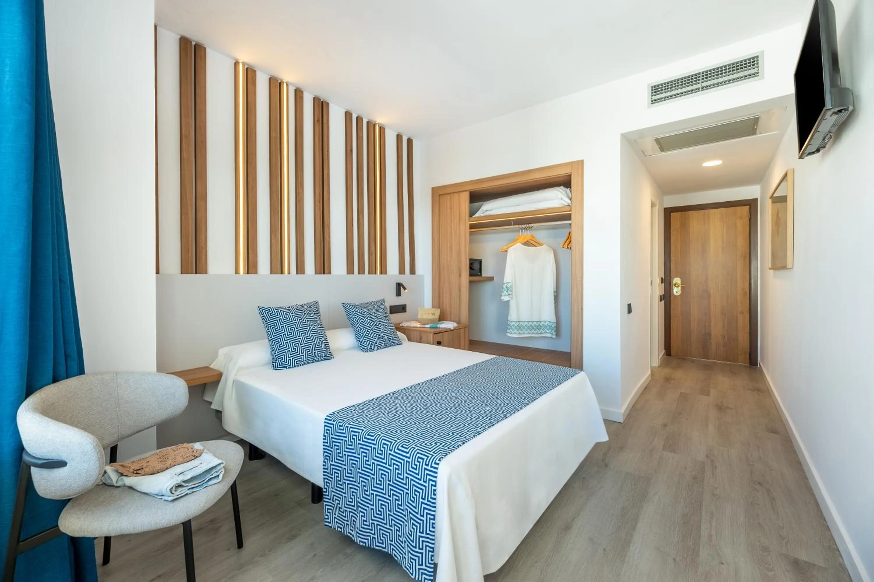 Photo of the whole room, Bed in Hotel Vibra Beverly Playa