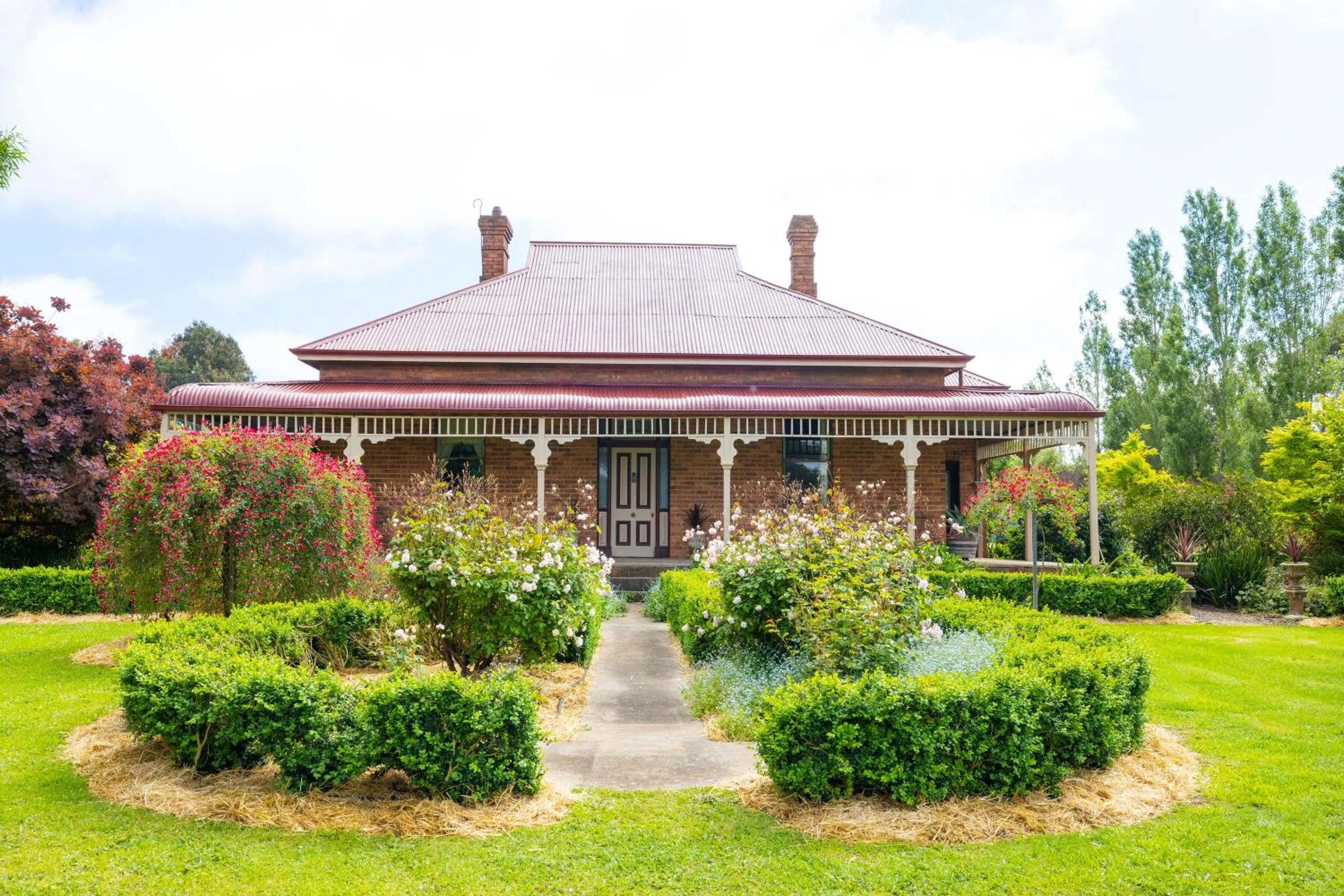 Property building in Pierrepoint Accommodation
