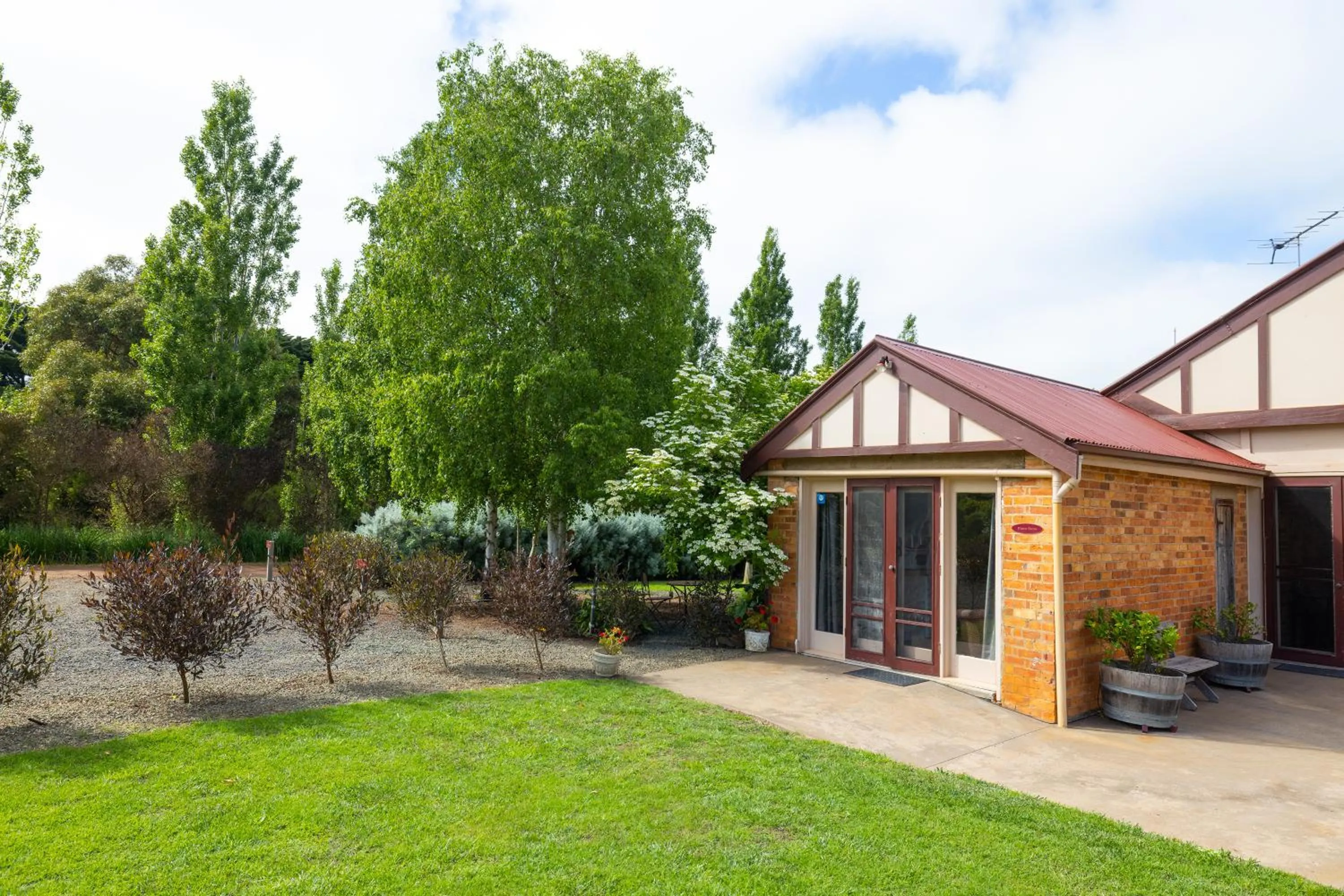 Facade/entrance in Pierrepoint Accommodation