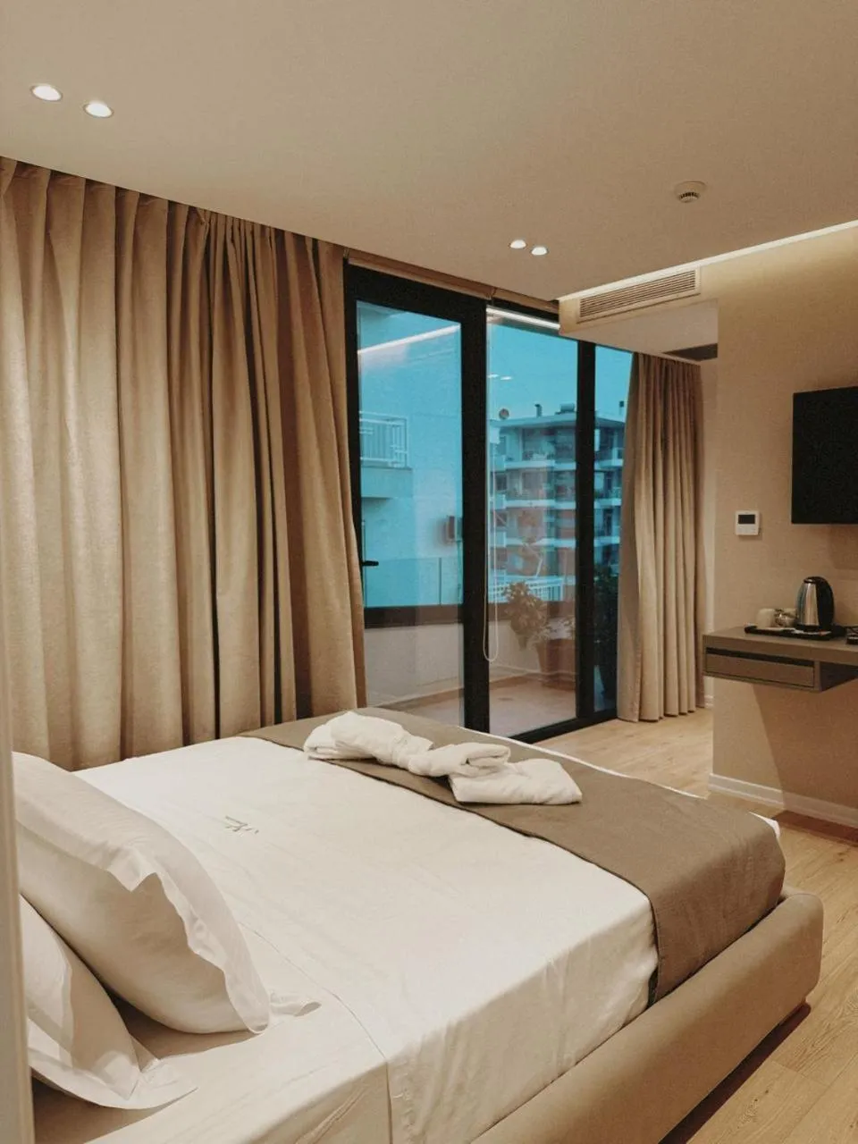 Bed in Jako Premium Hotel