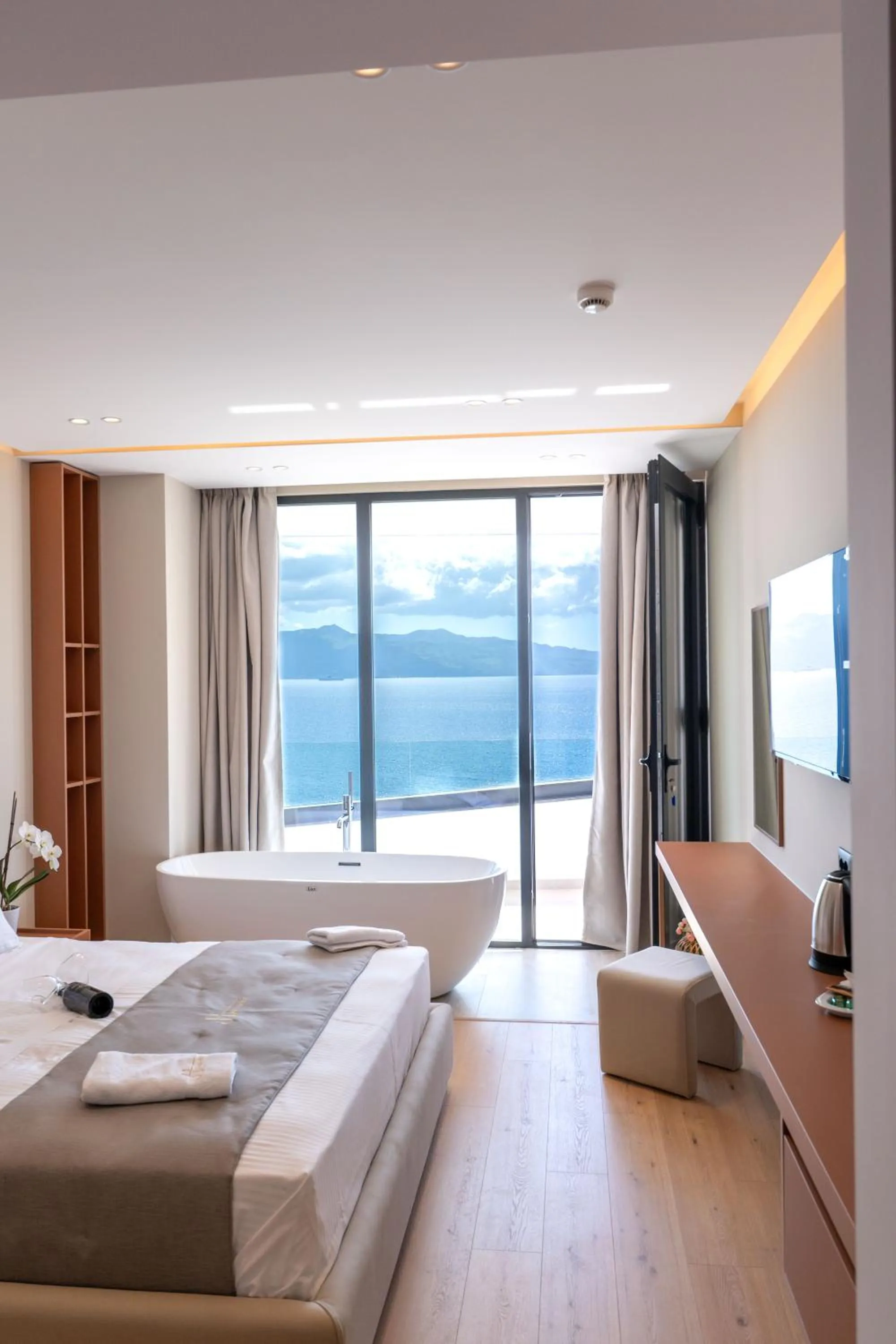 Bed in Jako Premium Hotel