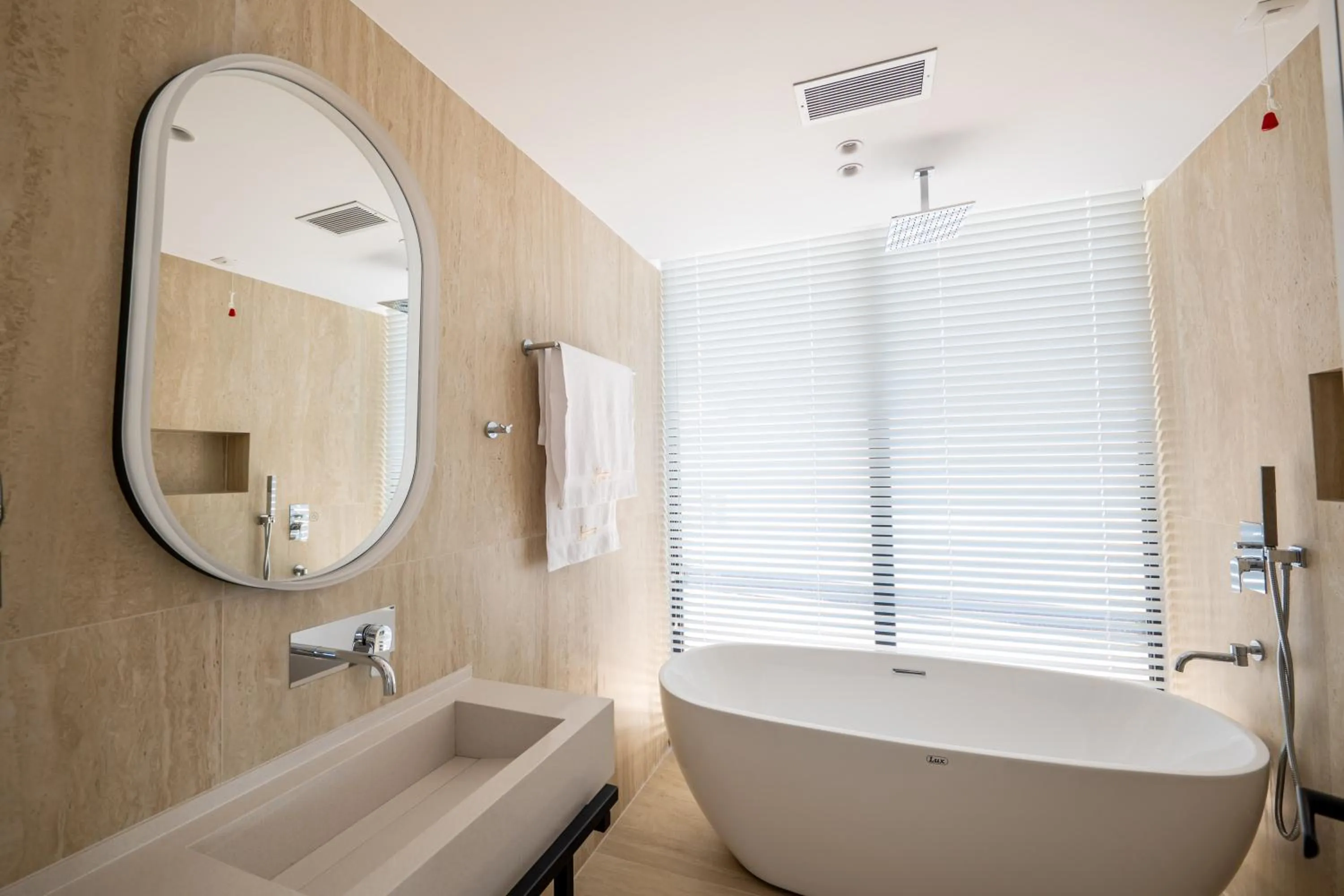 Shower in Jako Premium Hotel