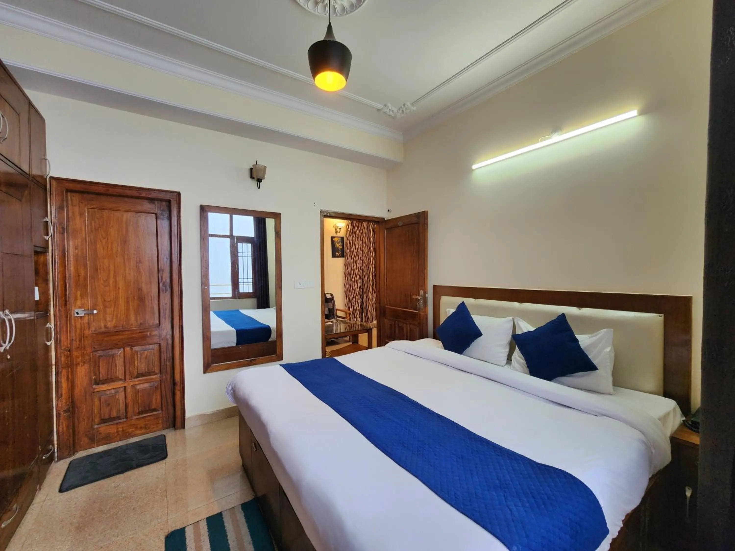 Bed in Florence B&B Near Mall Road - Amazing Valley View