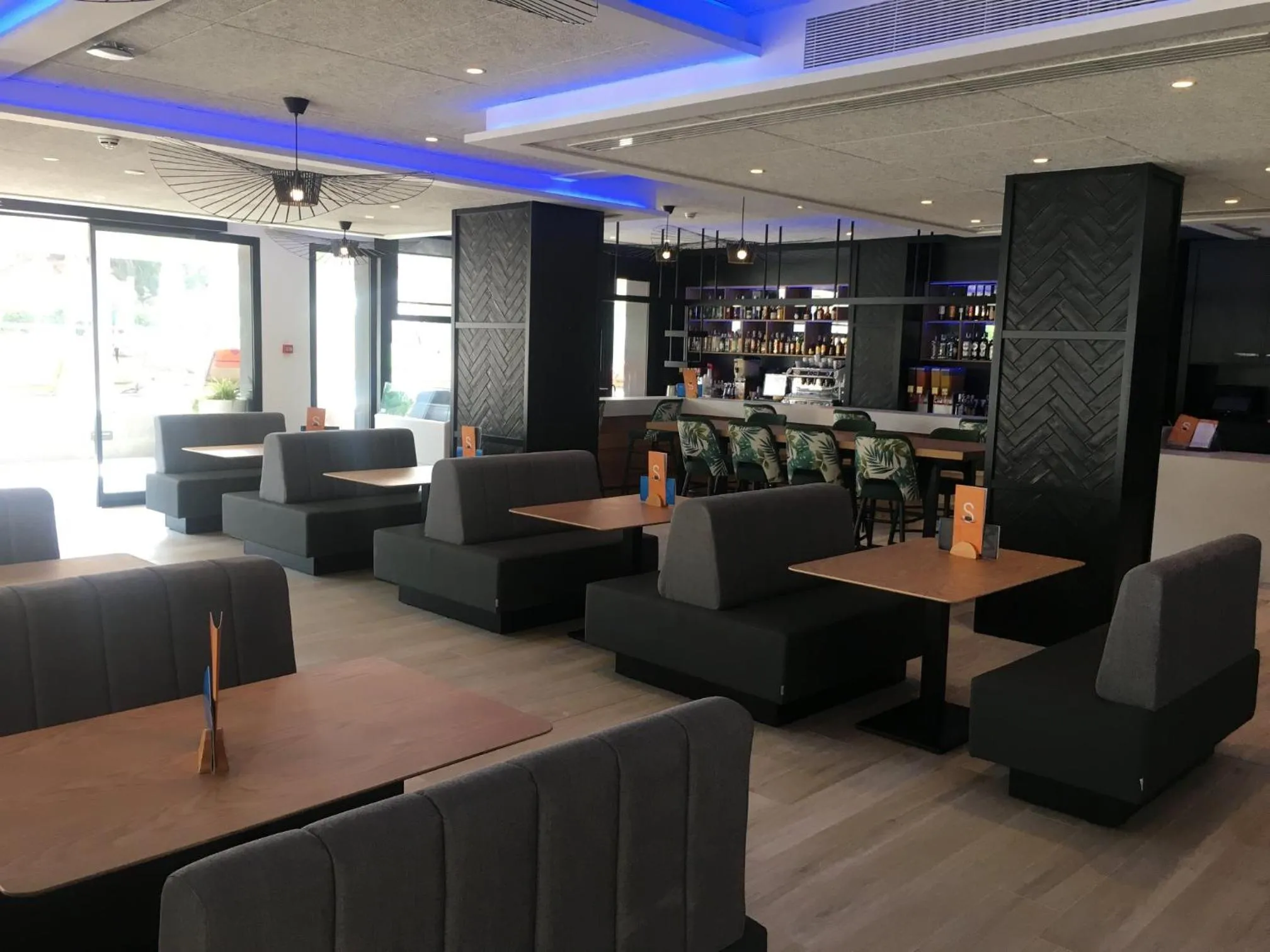 Lounge or bar in Golden Port Salou & Spa