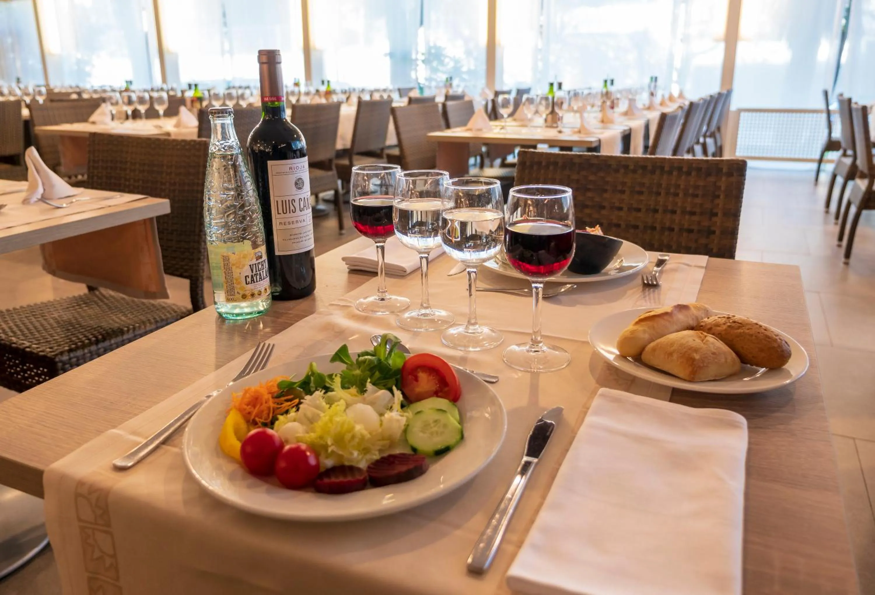 Restaurant/places to eat in Golden Port Salou & Spa