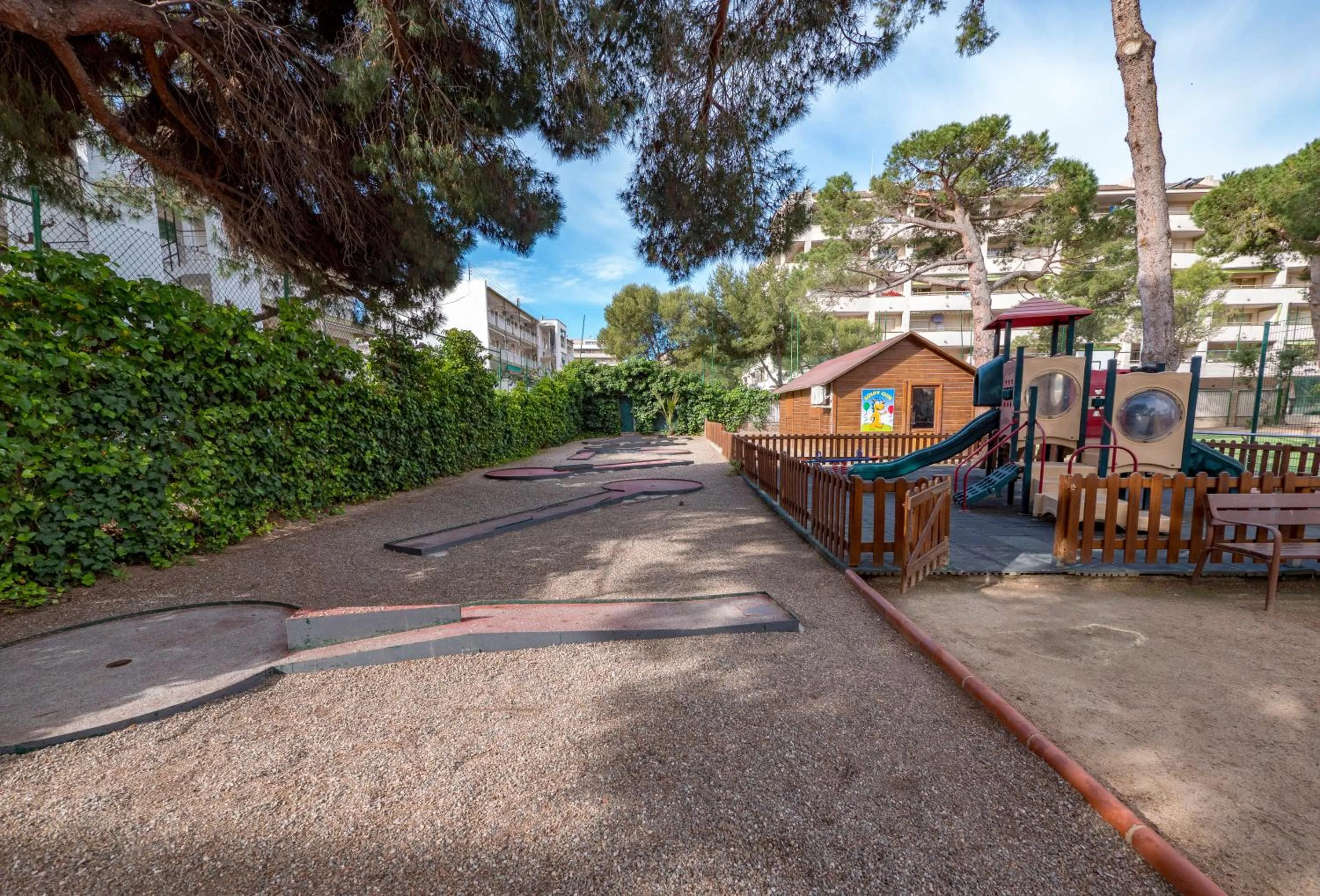 Minigolf in Golden Port Salou & Spa