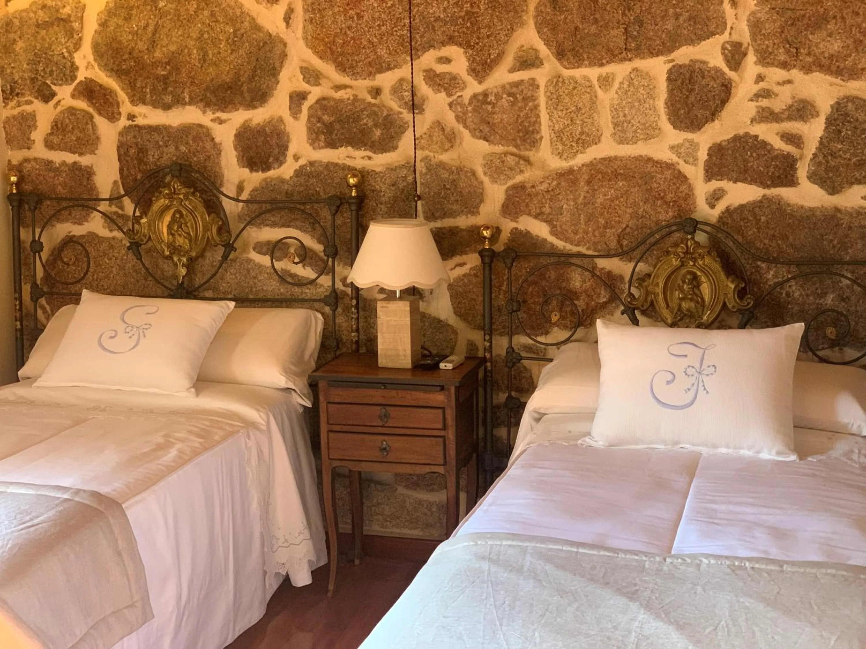 Double Room with Terrace - single occupancy in Hotel Rústico San Jaime