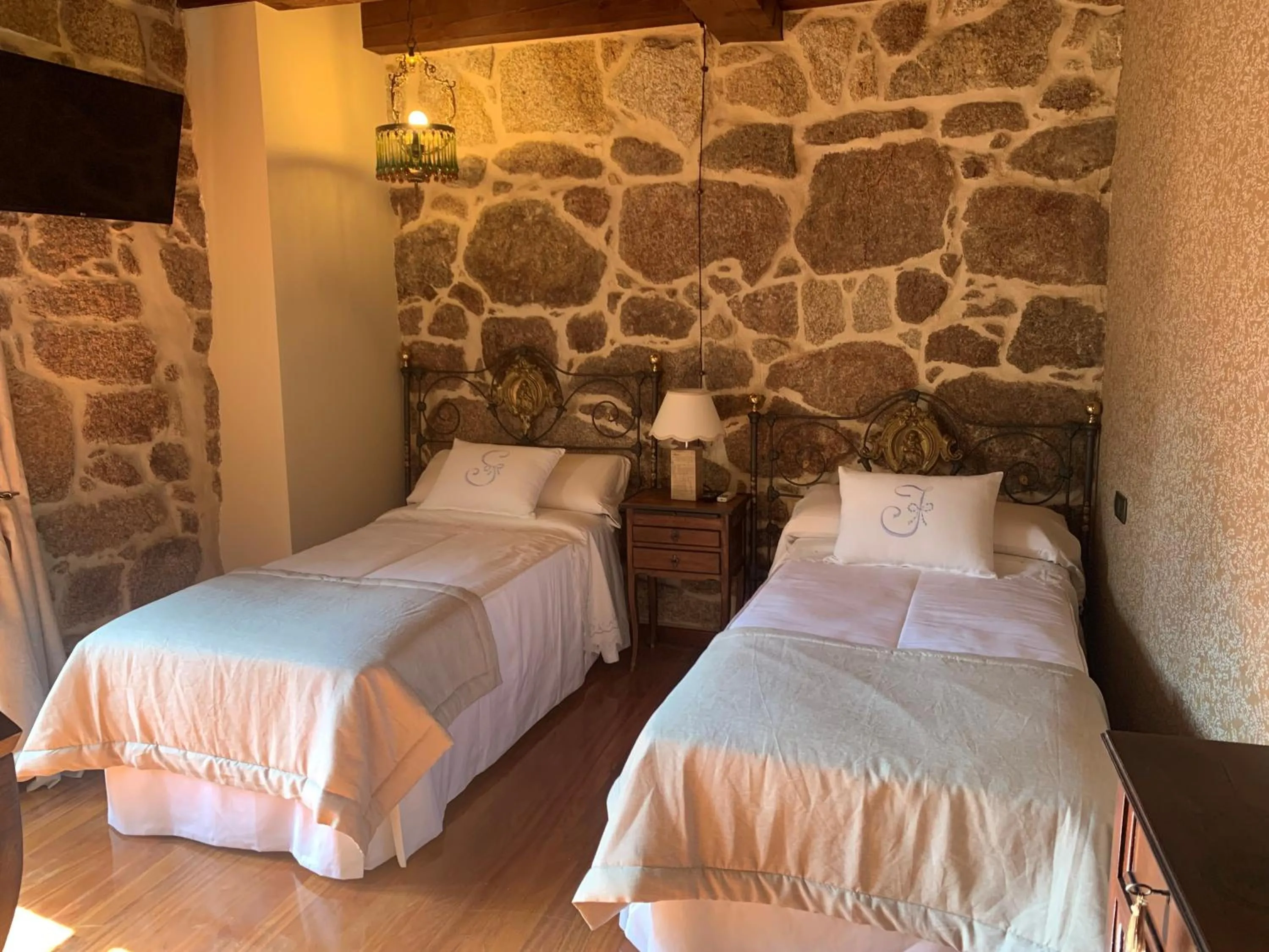 Double Room with Terrace - single occupancy in Hotel Rústico San Jaime