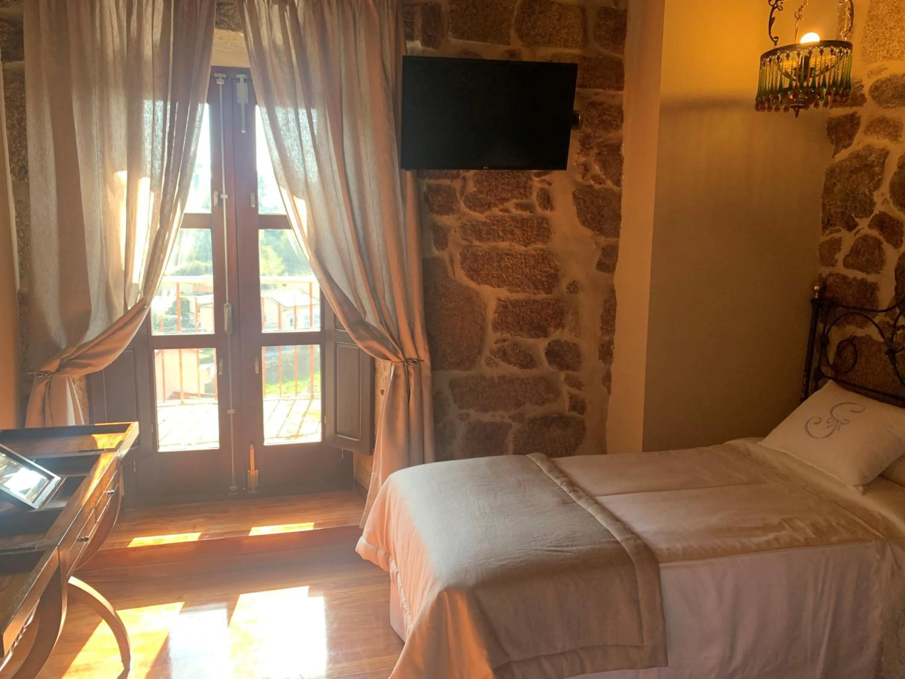 Double Room with Terrace - single occupancy in Hotel Rústico San Jaime