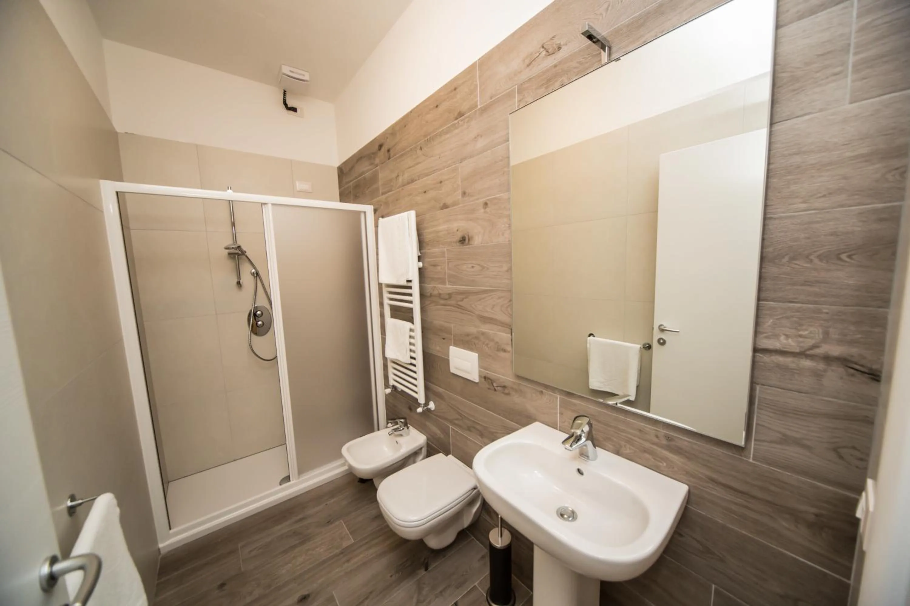 Bathroom in B&B Corte sul Naviglio CIN I T 0 1 5 0 7 0 C 1 3 X U I L Q C V