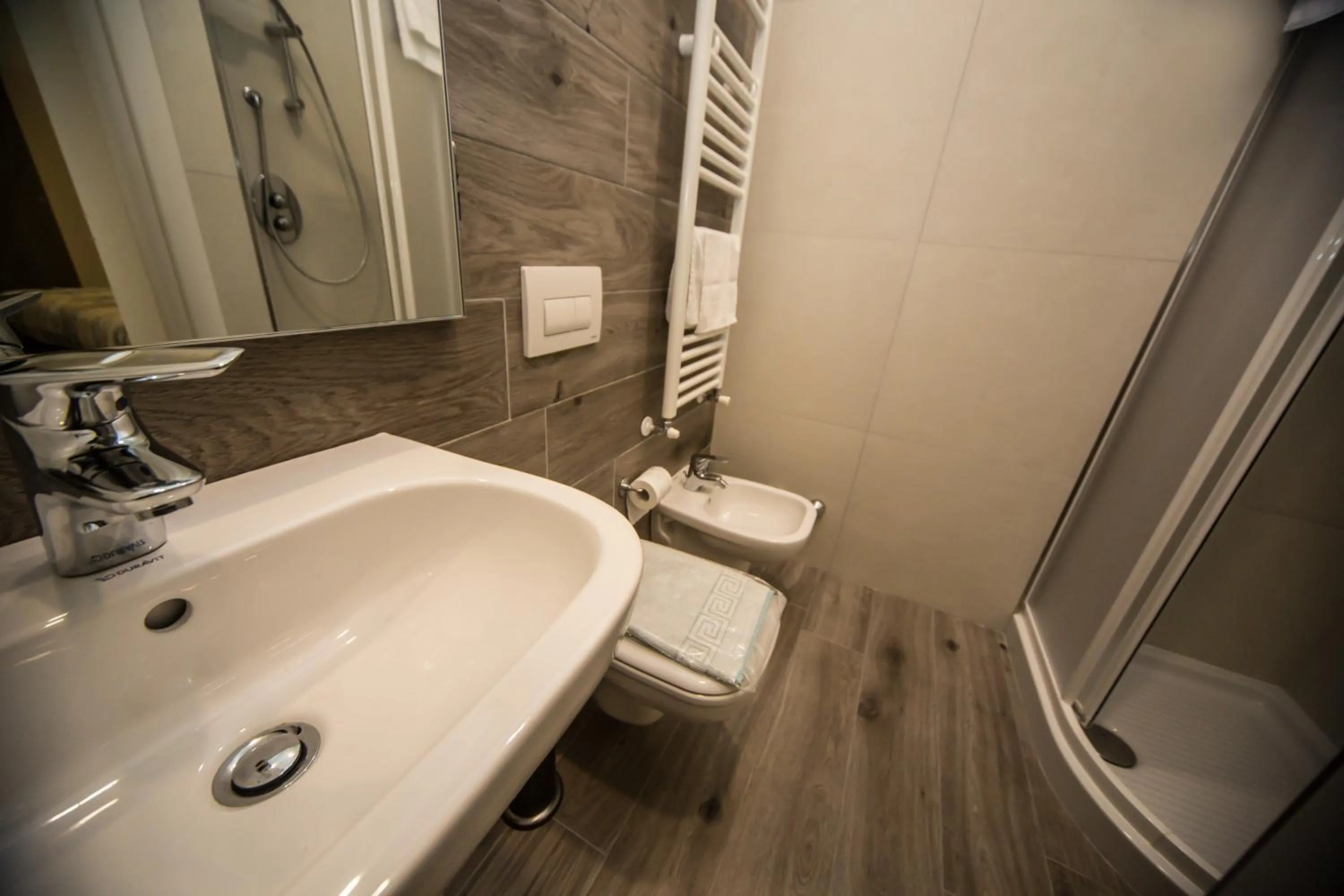 Bathroom in B&B Corte sul Naviglio CIN I T 0 1 5 0 7 0 C 1 3 X U I L Q C V