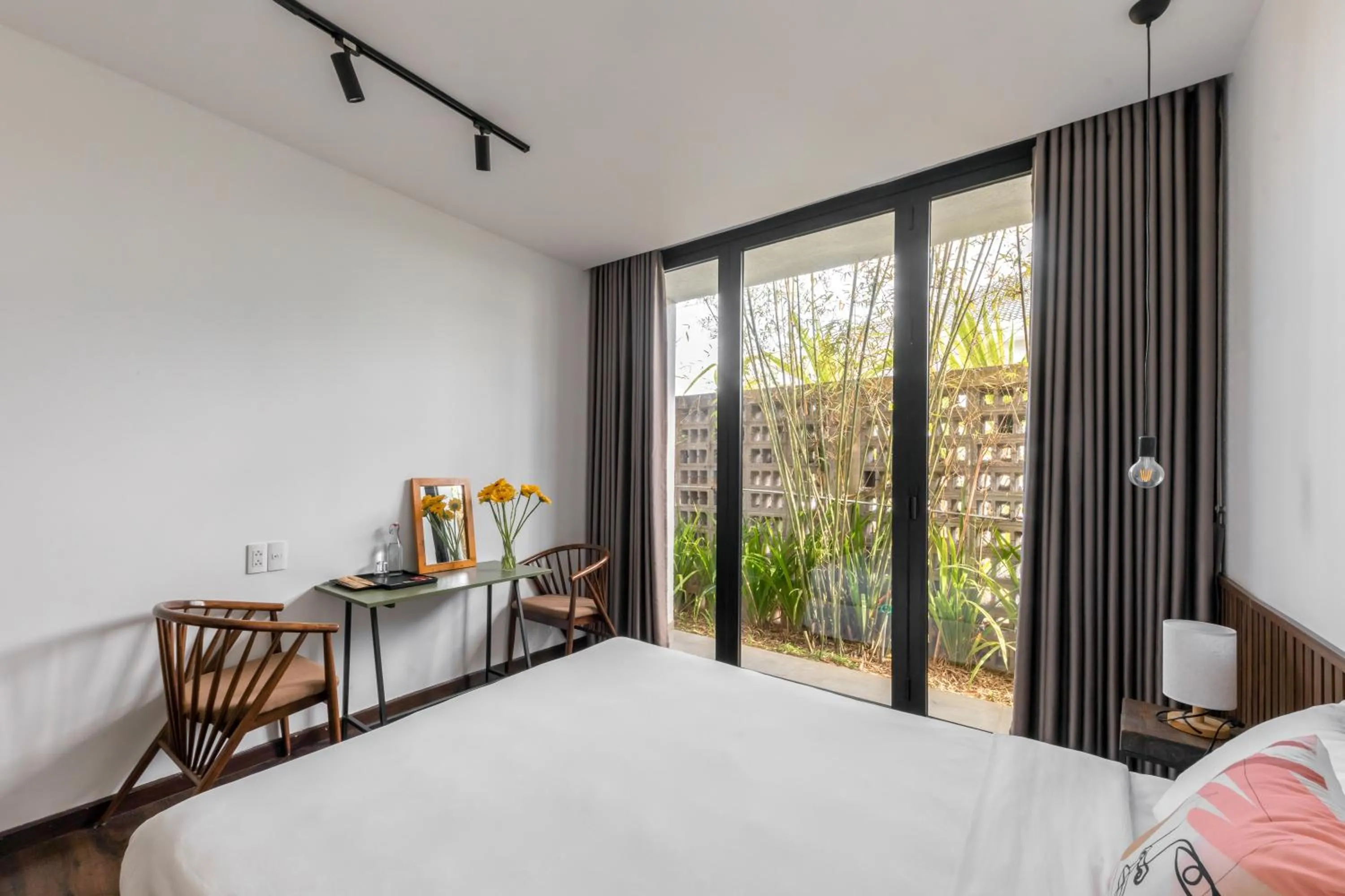 View (from property/room), Bed in D'Mai Xanh Boutique Hotel Da Lat