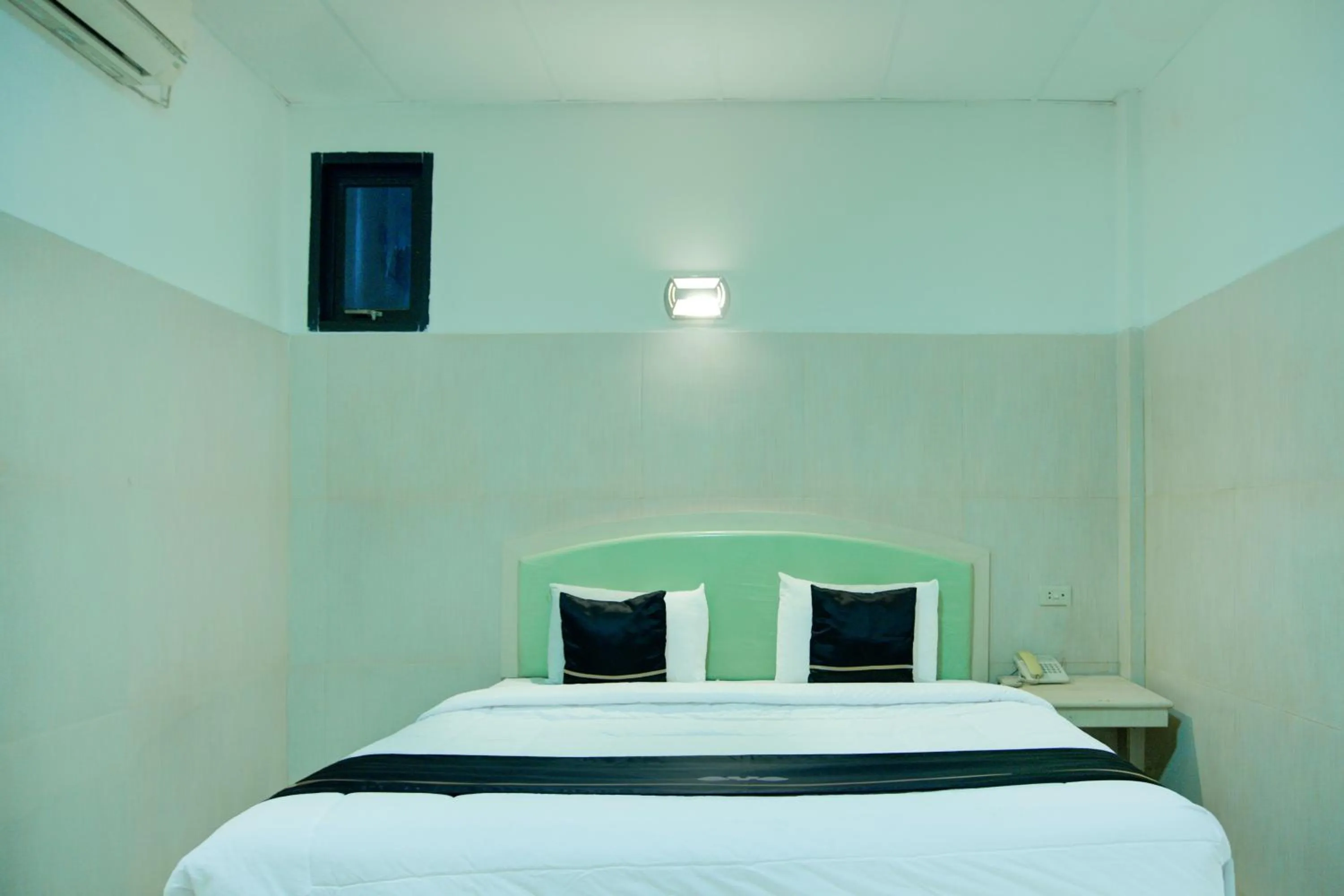 Bedroom, Bed in Townhouse Oak Palembang Near Jembatan Ampera Formerly Azzura Hotel