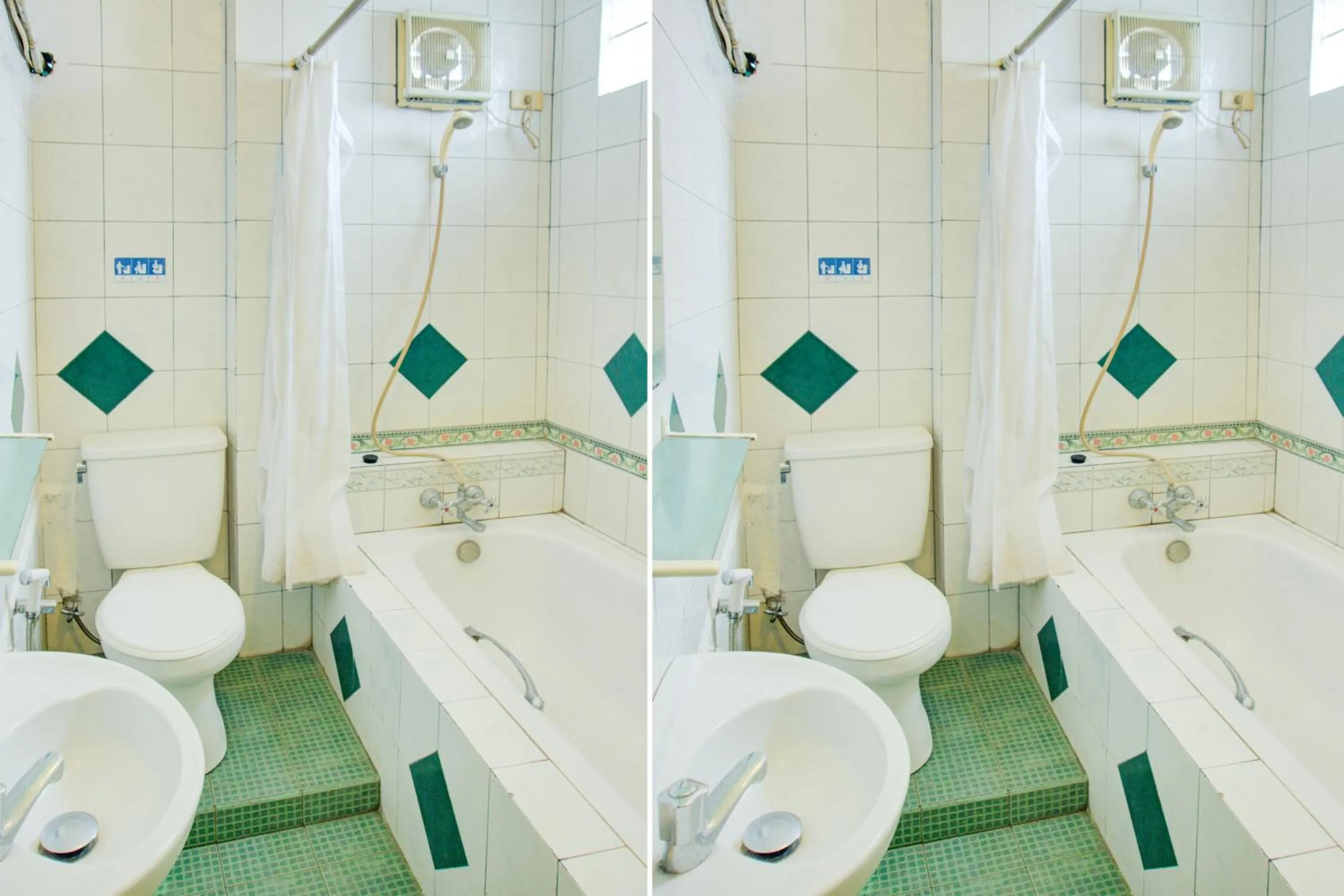 Bathroom in Townhouse Oak Palembang Near Jembatan Ampera Formerly Azzura Hotel
