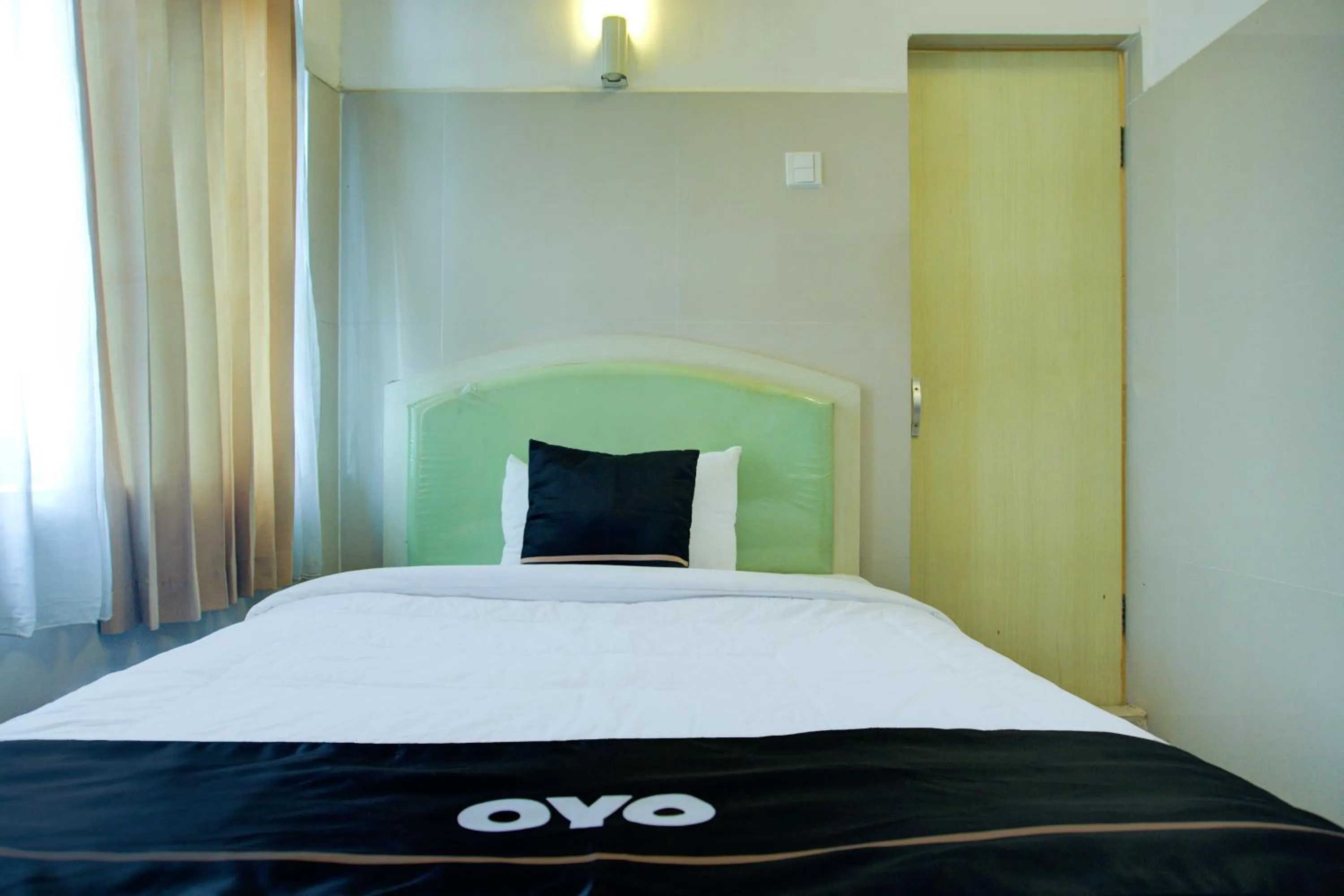 Bedroom, Bed in Townhouse Oak Palembang Near Jembatan Ampera Formerly Azzura Hotel