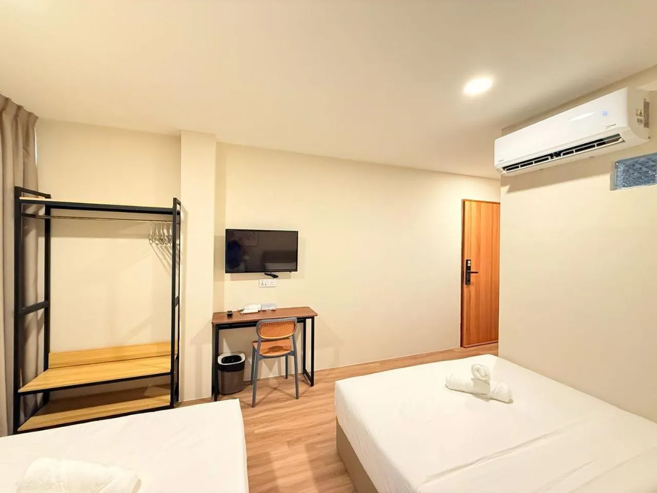 Bed in TwinTree Kelawai