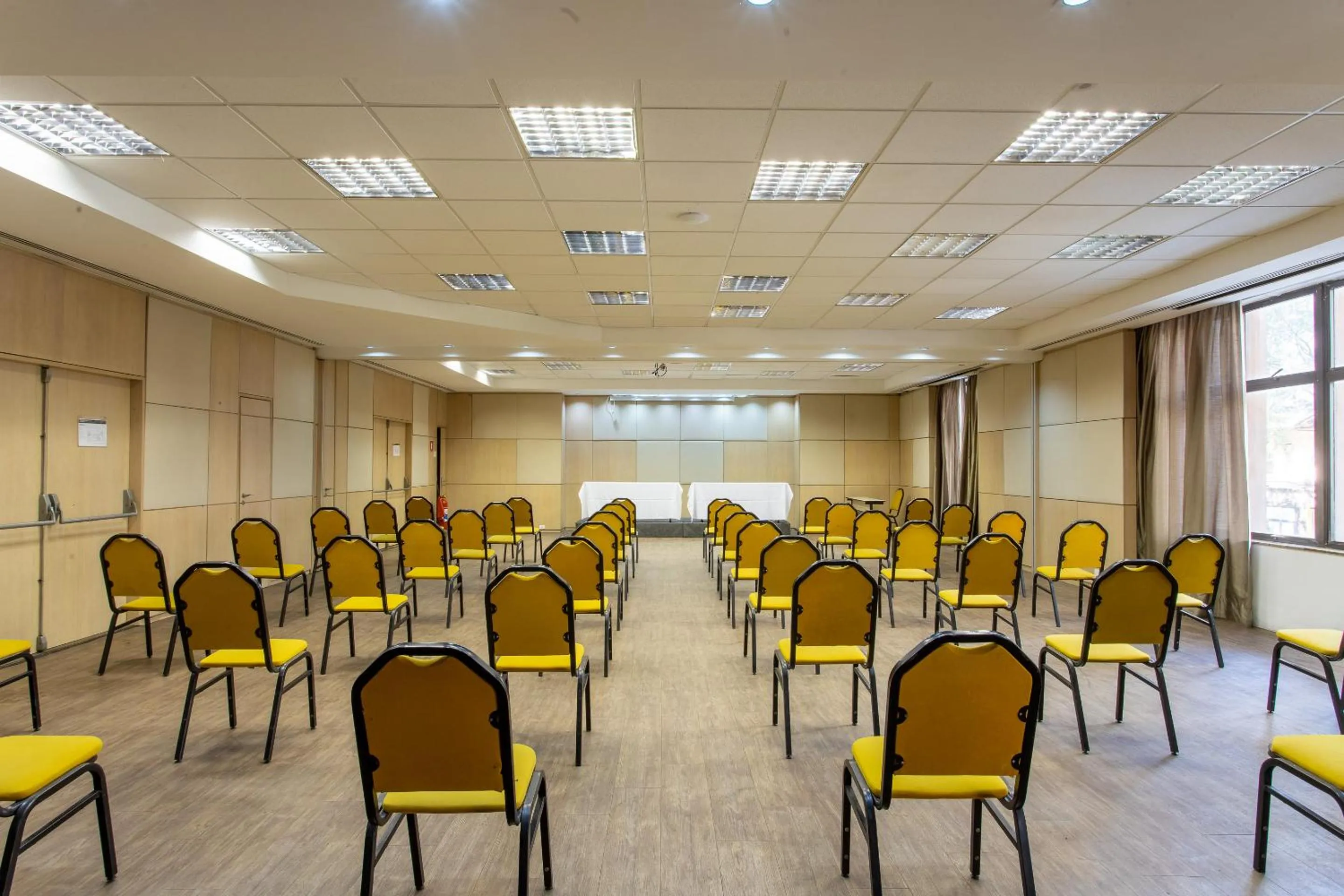 Meeting/conference room in Gran Villagio Hotel SP by Castelo Itaipava