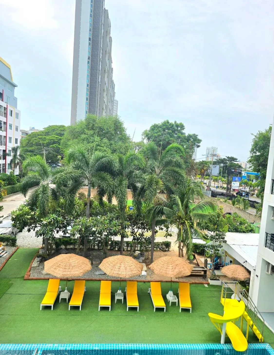 Garden view in The Regizt Jomtien Pattaya