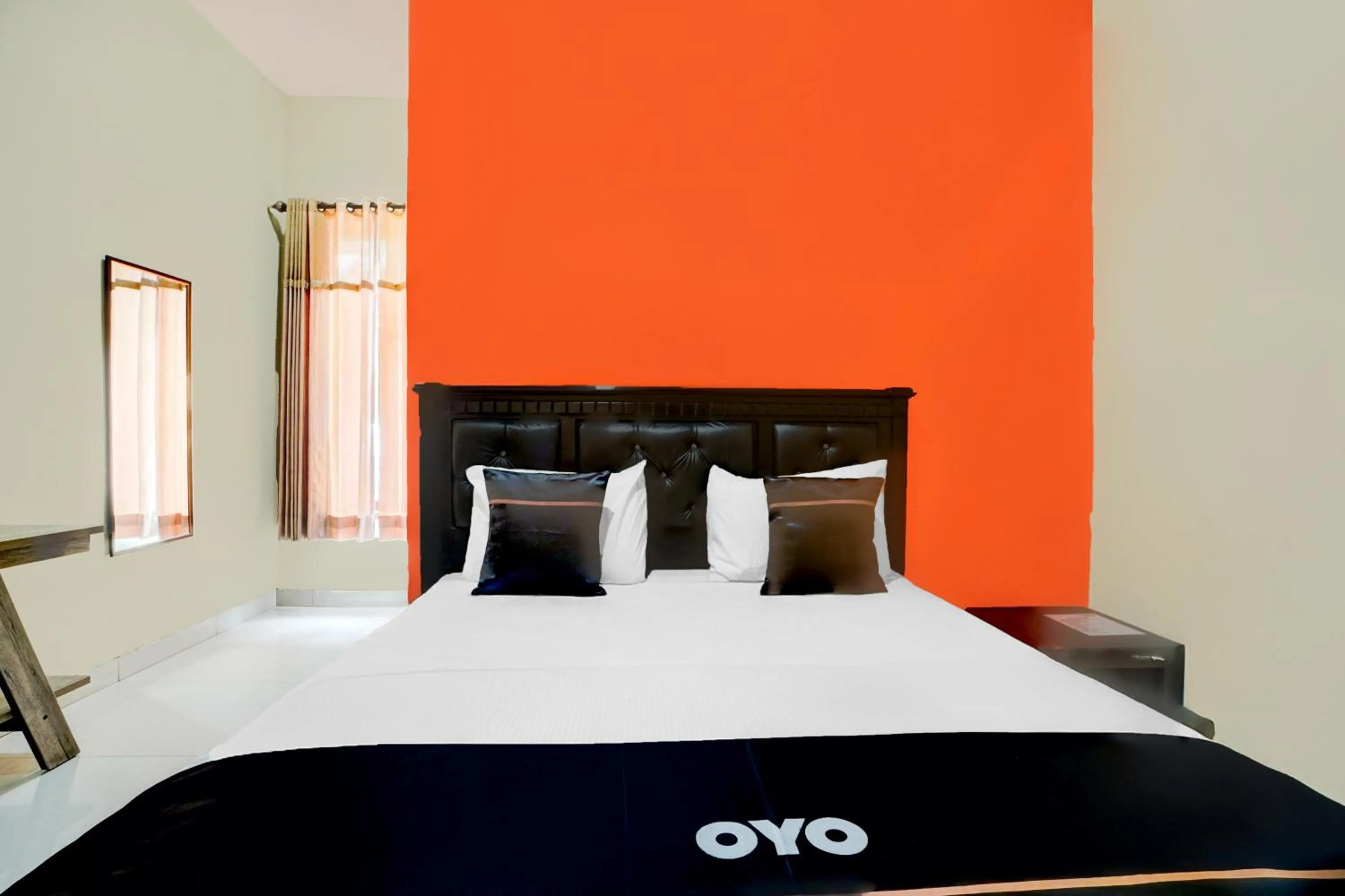 Bedroom, Bed in Hotel O 76 Gayungsari