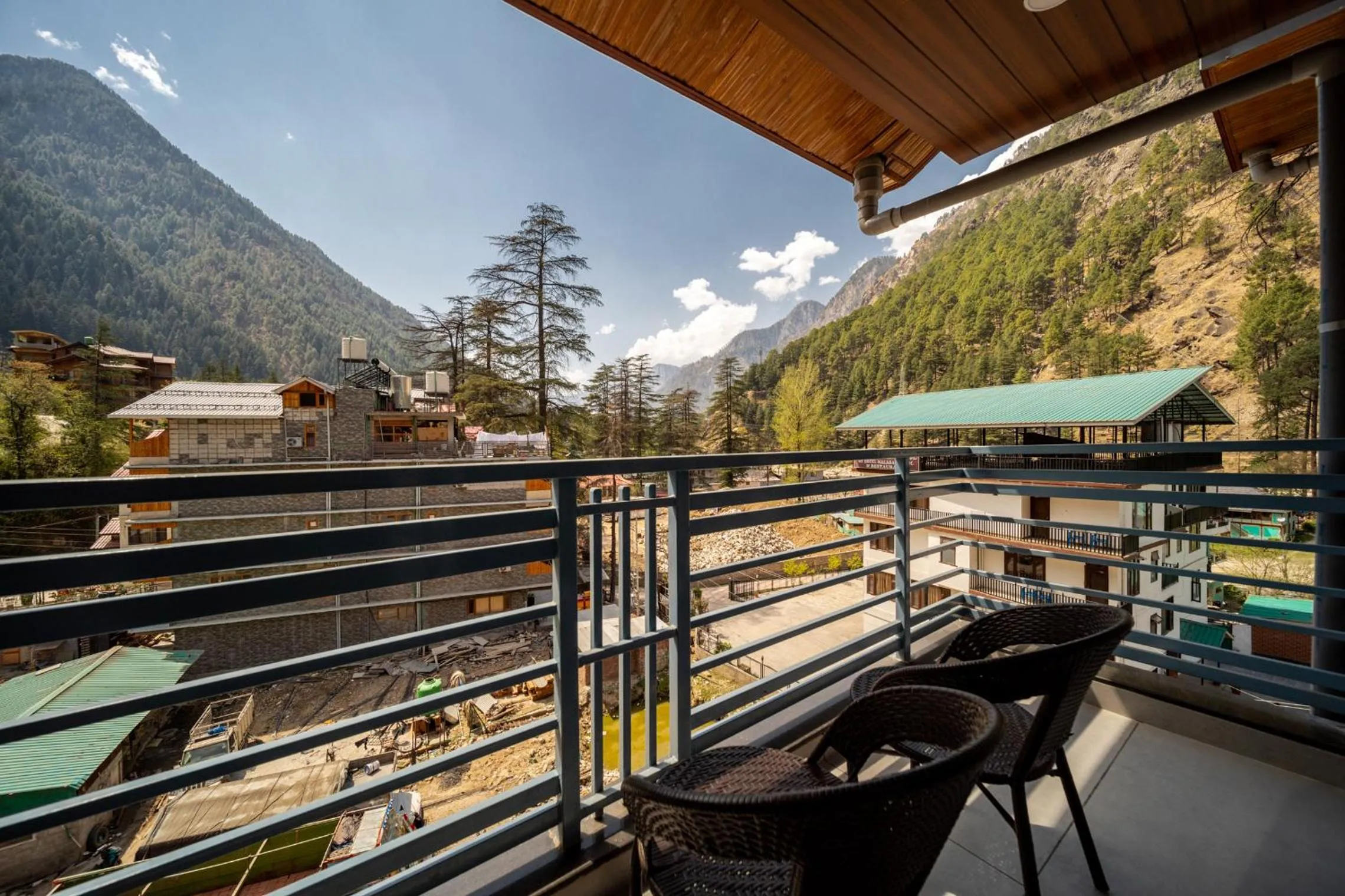 Abhilashi Inn Kasol