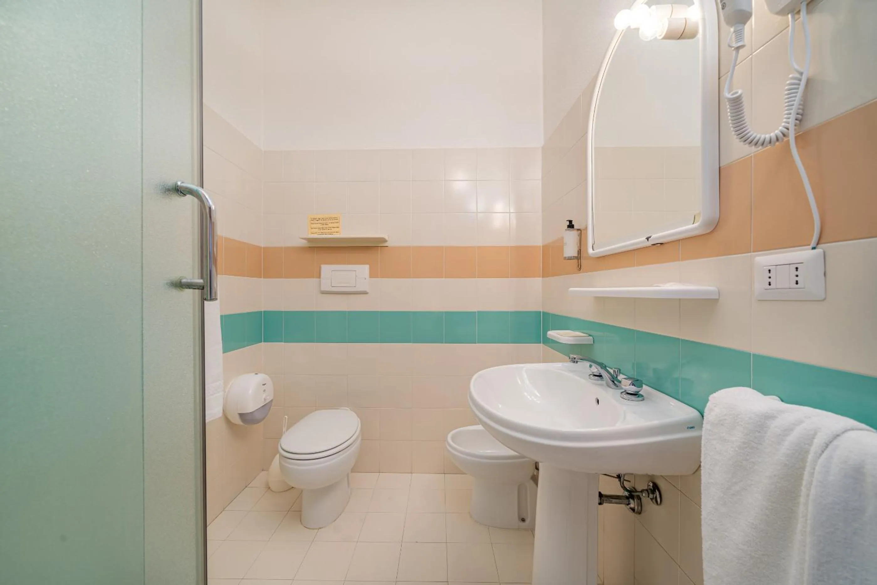 Bathroom in Hotel Marinaro