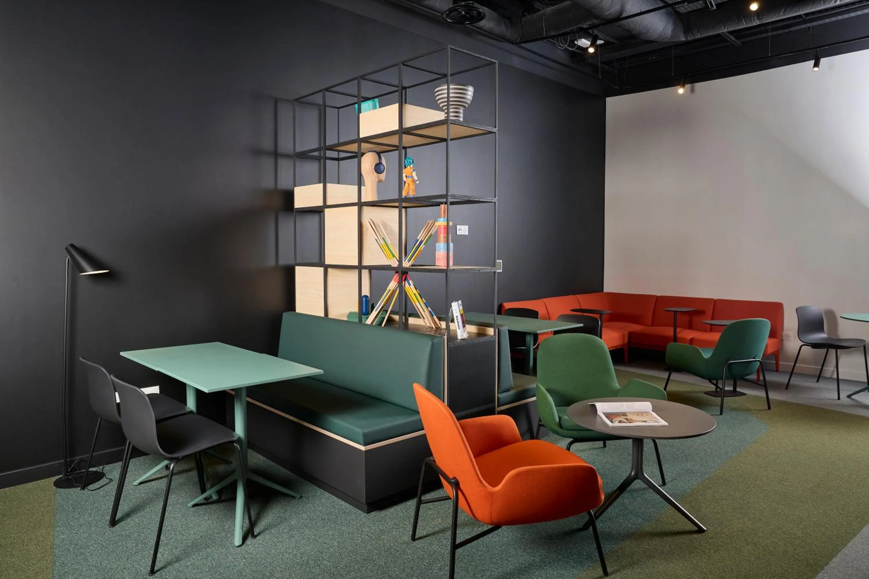 Business facilities in Hife Vélizy