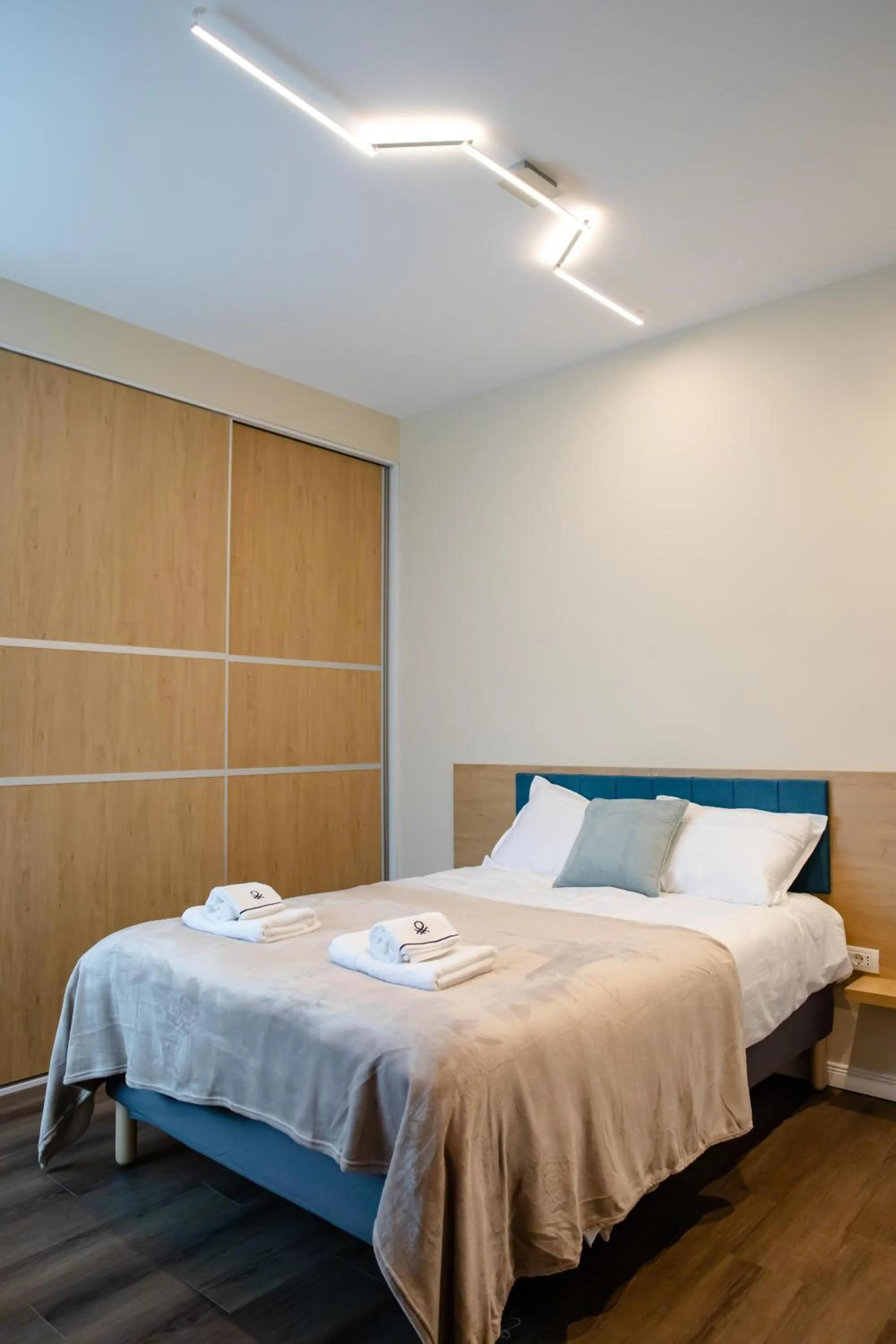 Bed in Little Bucharest downtown apartments Romana