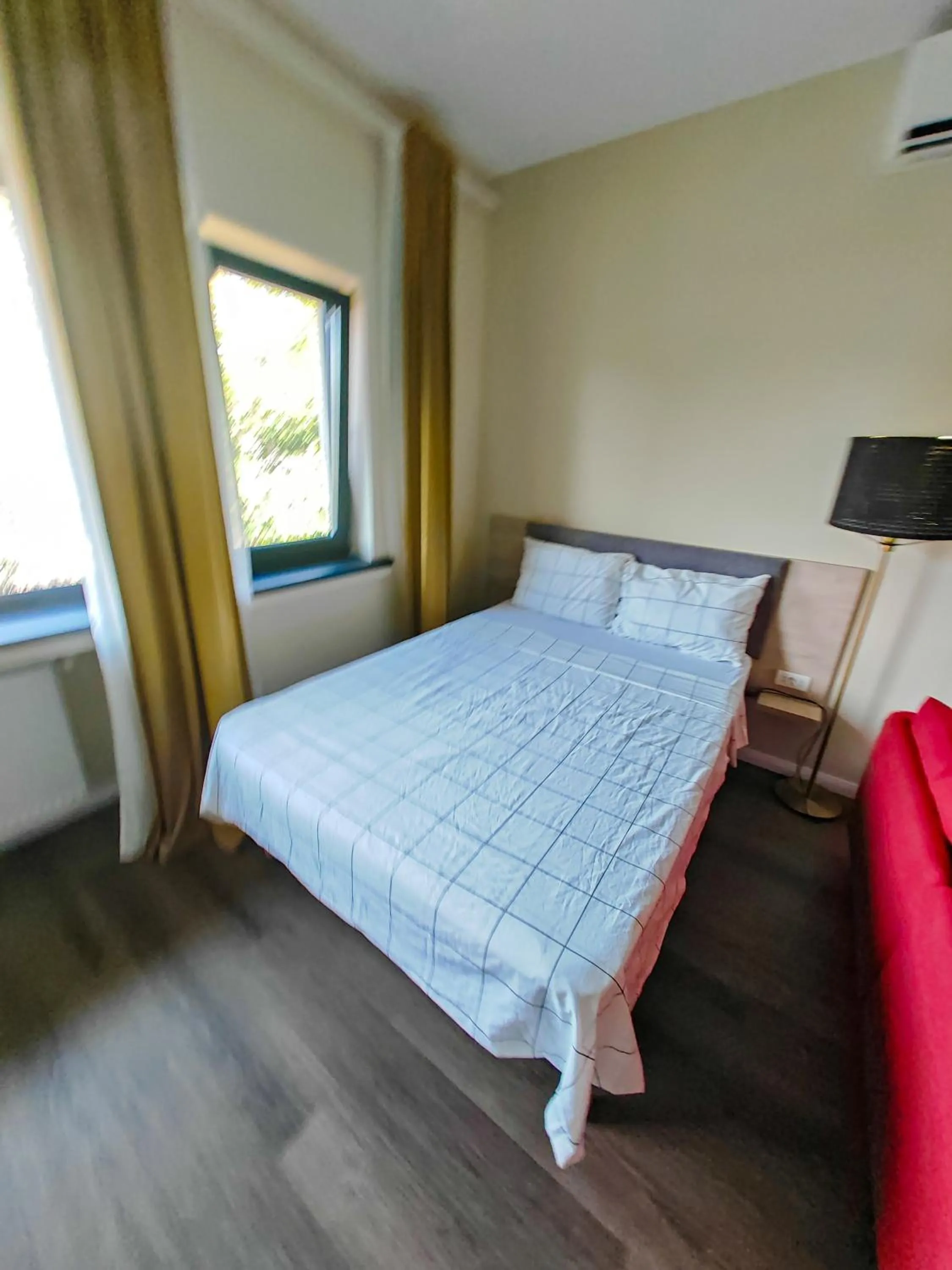 Bed in Little Bucharest downtown apartments Romana