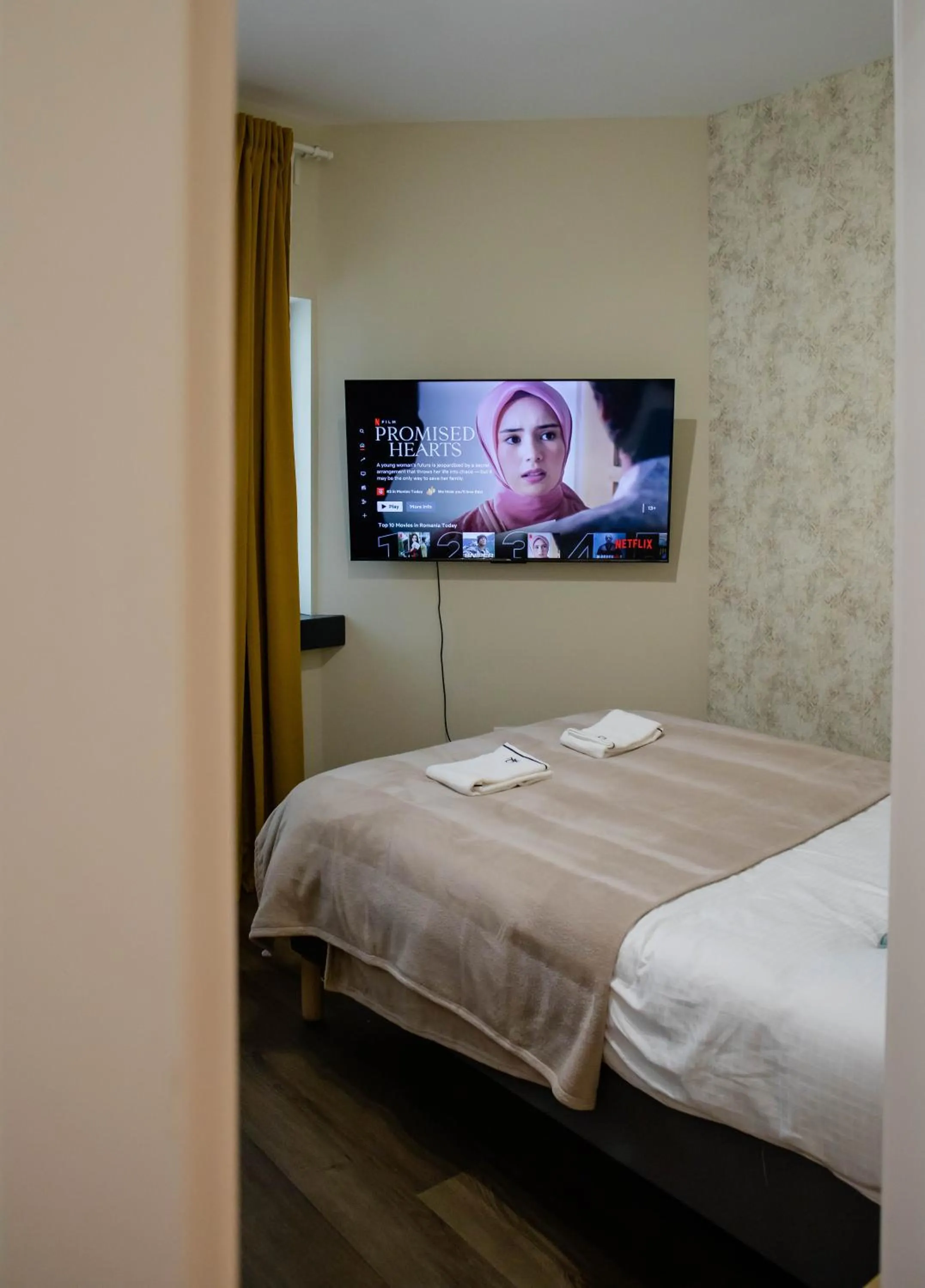 Bed in Little Bucharest downtown apartments Romana