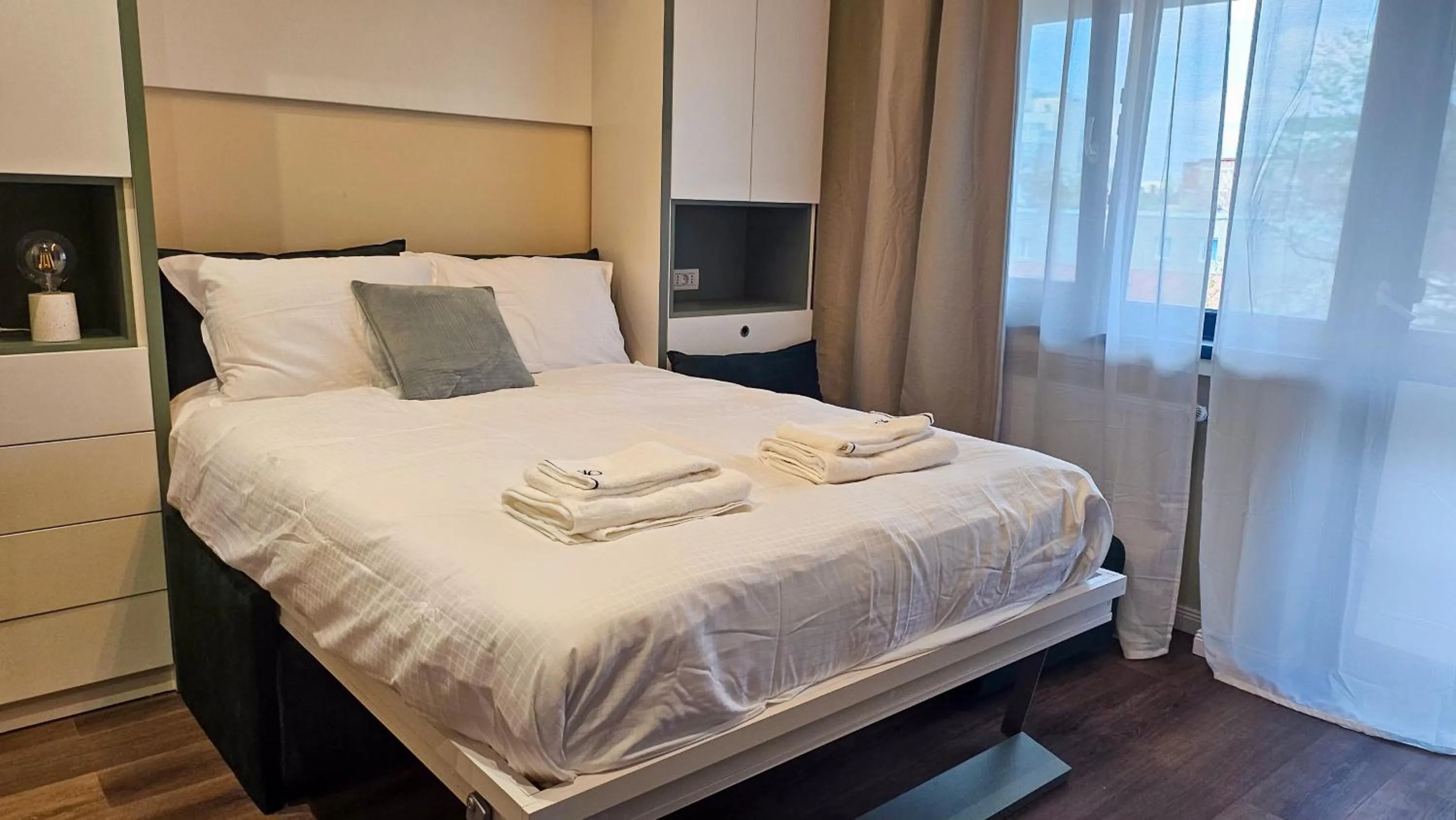 Bed in Little Bucharest downtown apartments Romana