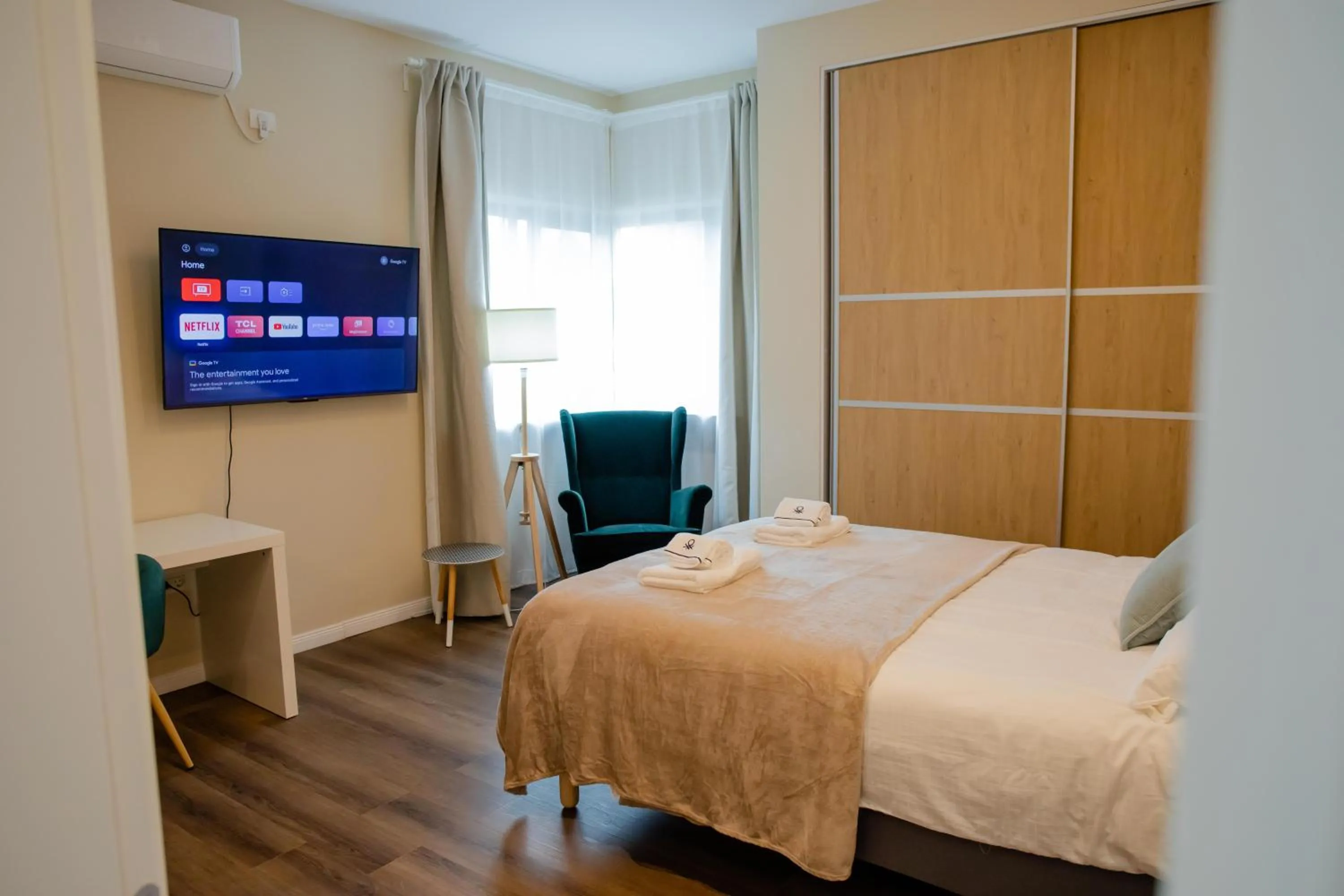 Bed in Little Bucharest downtown apartments Romana