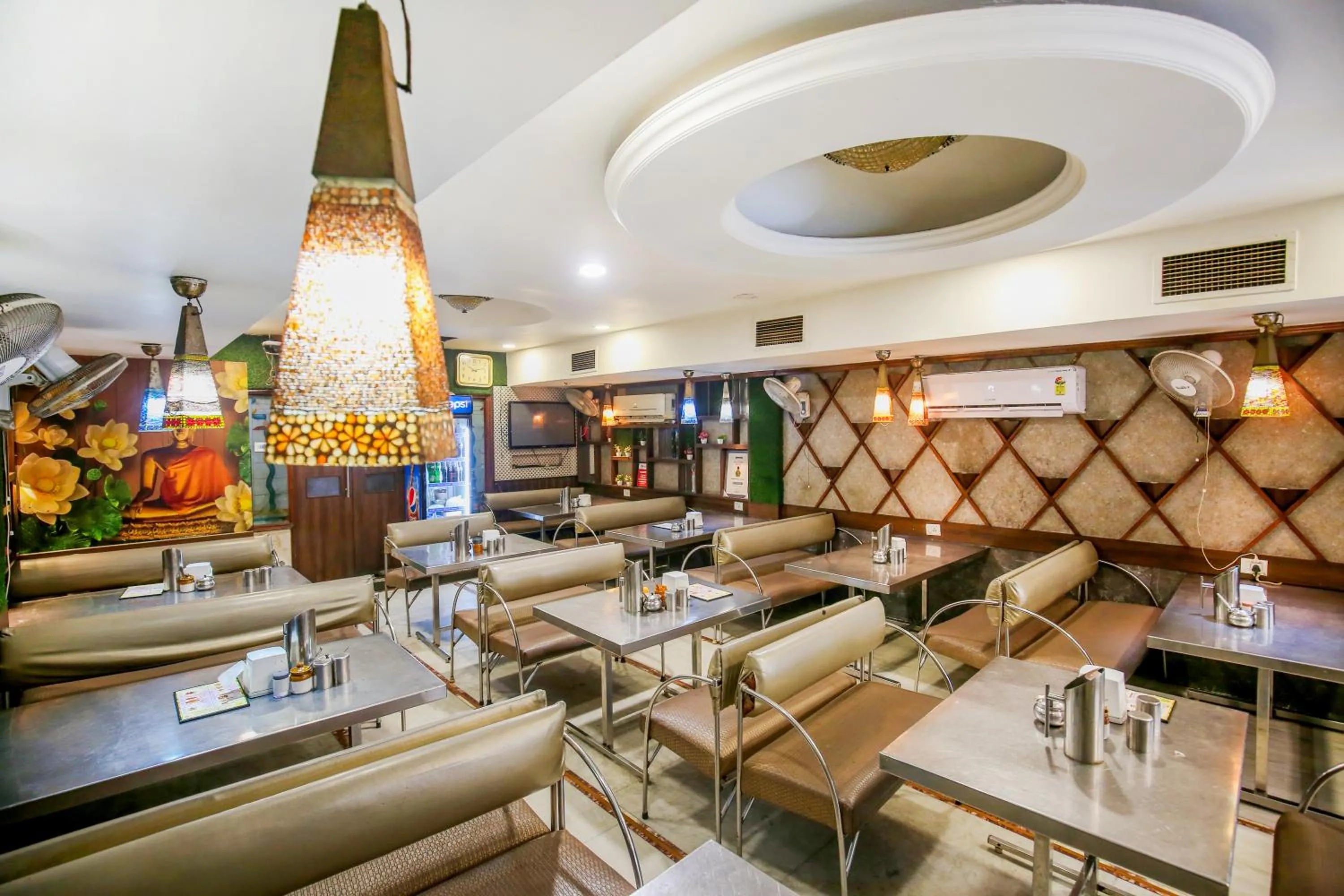Restaurant/places to eat in Hotel Platinum Stay InHouse Sanjha Chulha Restaurant