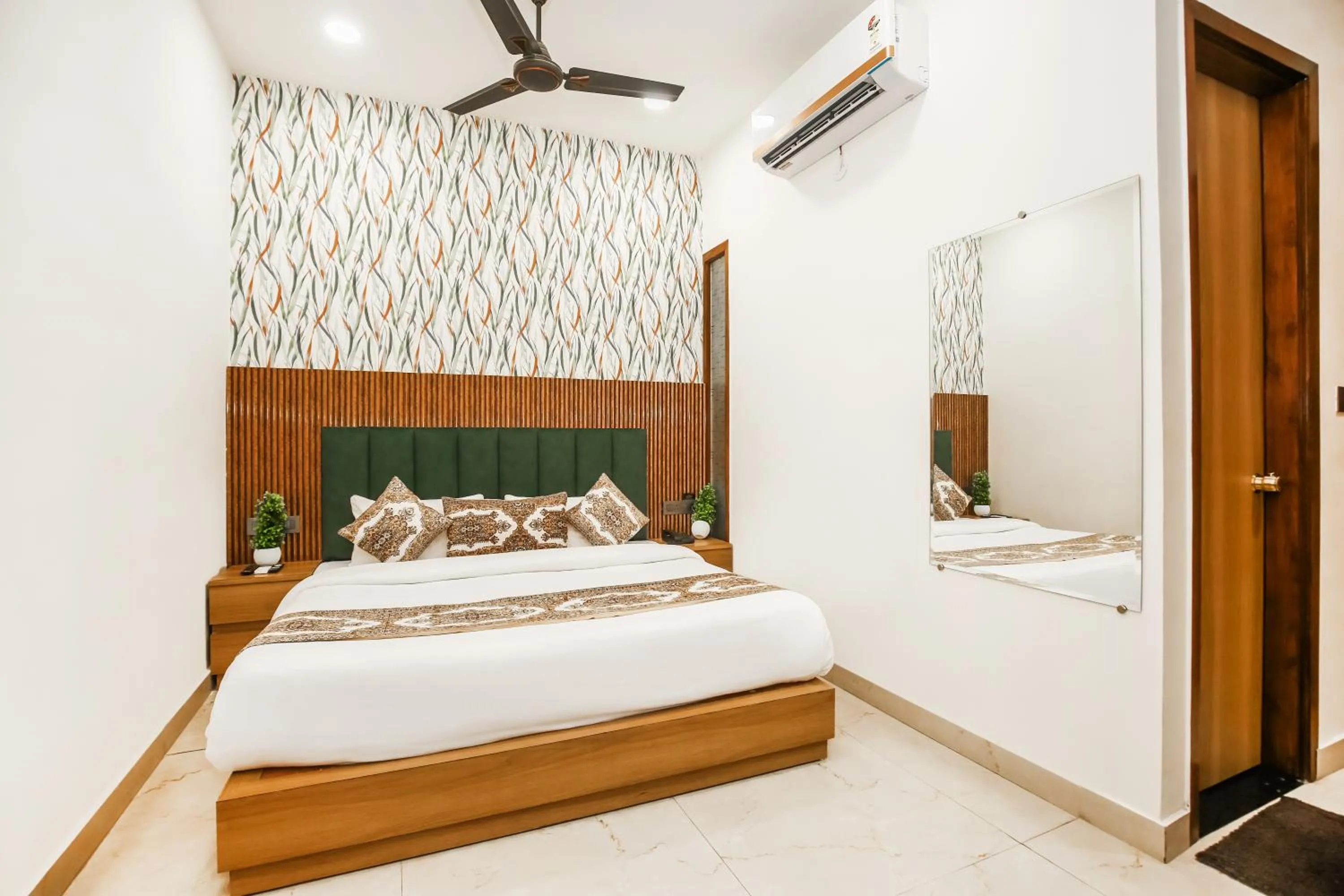 Photo of the whole room in Hotel Platinum Stay InHouse Sanjha Chulha Restaurant