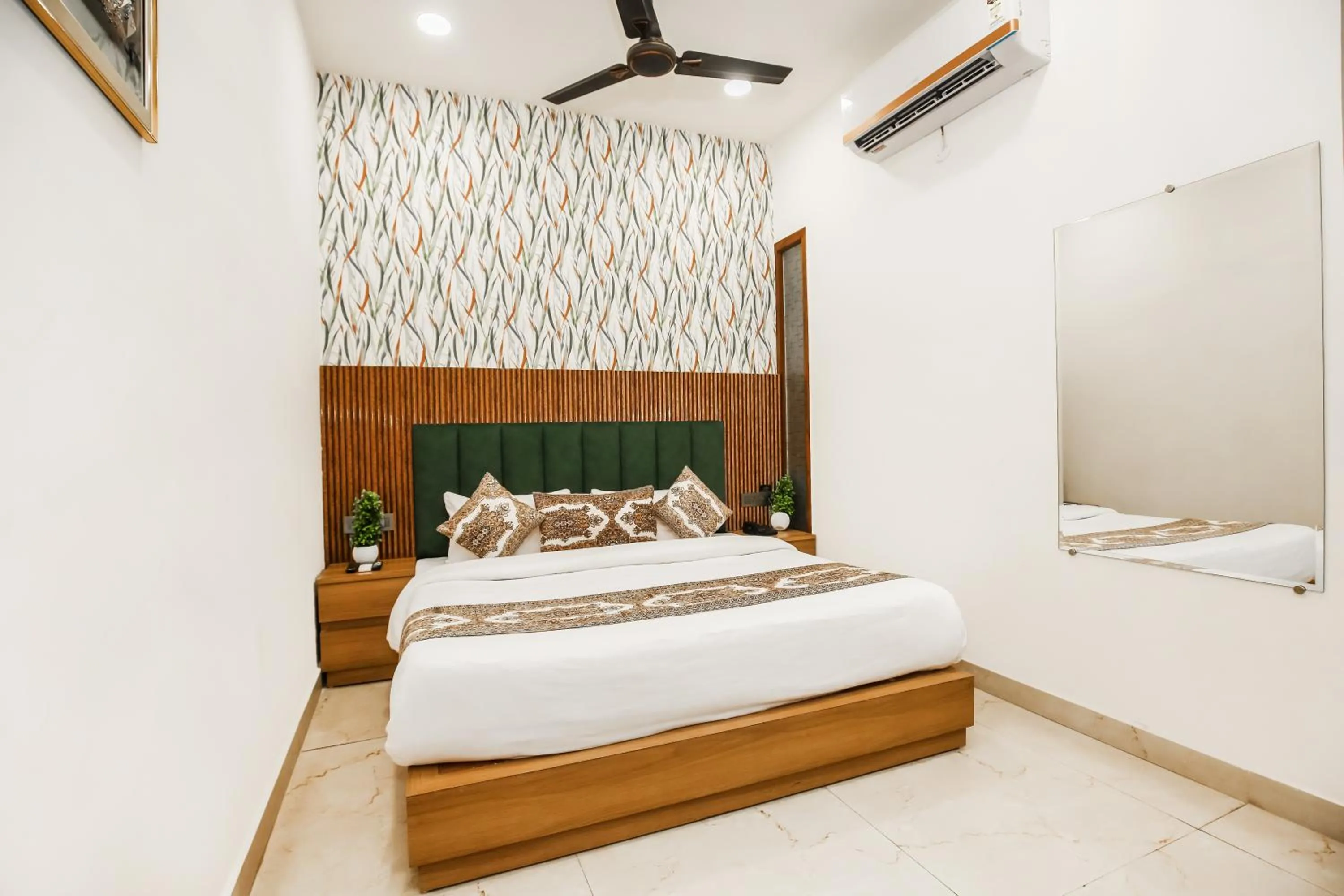 Photo of the whole room in Hotel Platinum Stay InHouse Sanjha Chulha Restaurant