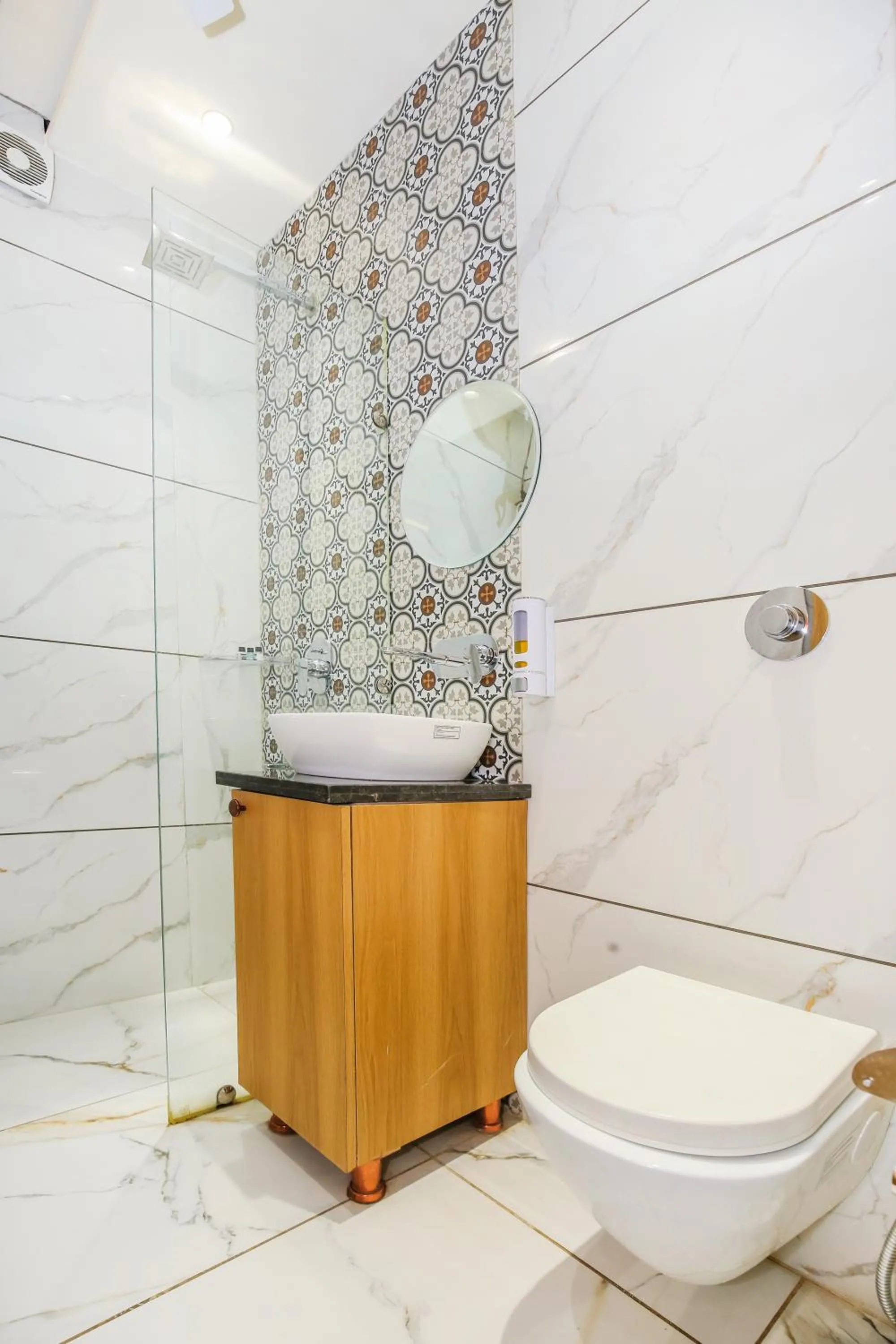 Bathroom in Hotel Platinum Stay InHouse Sanjha Chulha Restaurant