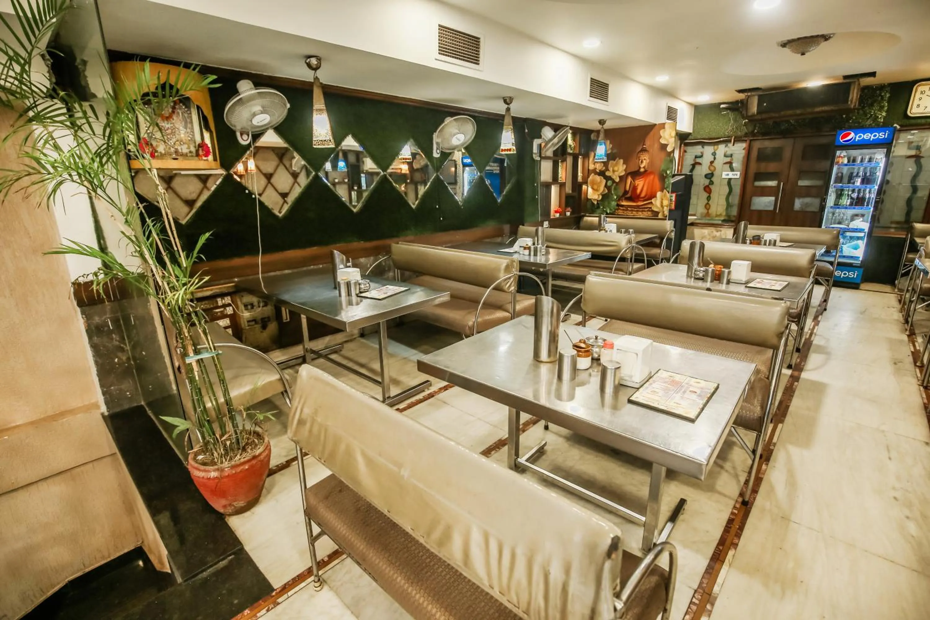 Restaurant/places to eat in Hotel Platinum Stay InHouse Sanjha Chulha Restaurant