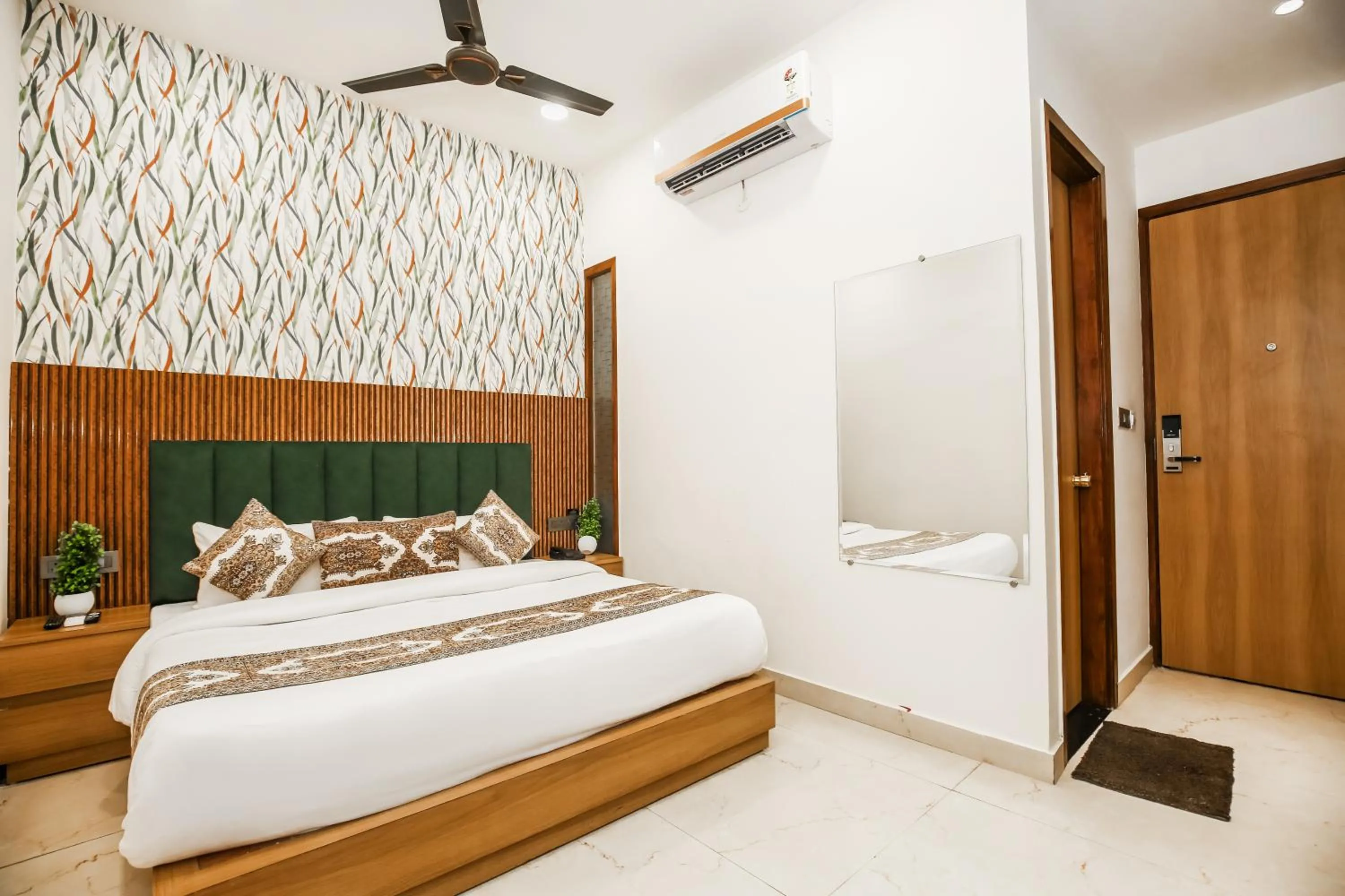 Photo of the whole room in Hotel Platinum Stay InHouse Sanjha Chulha Restaurant