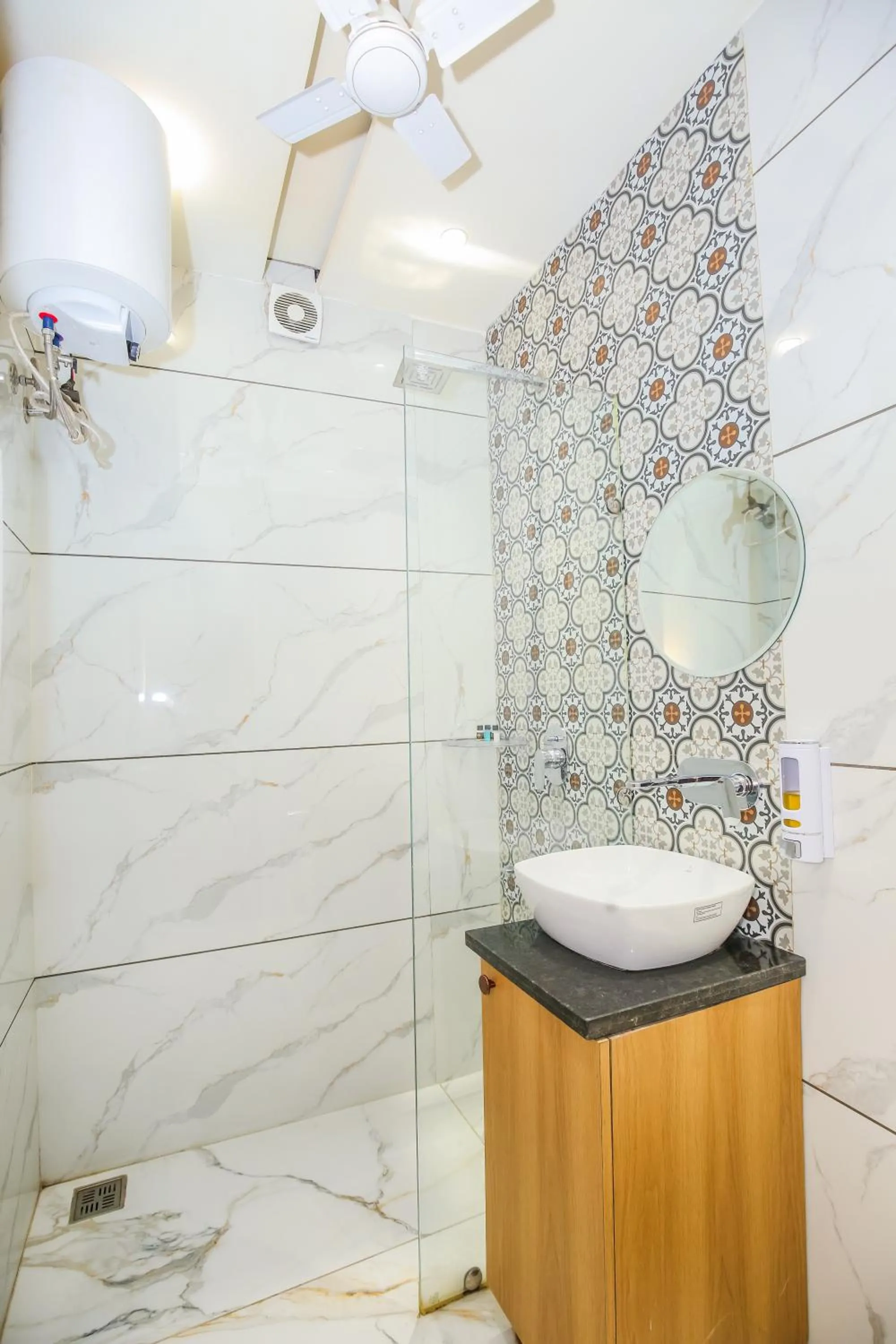 Bathroom in Hotel Platinum Stay InHouse Sanjha Chulha Restaurant