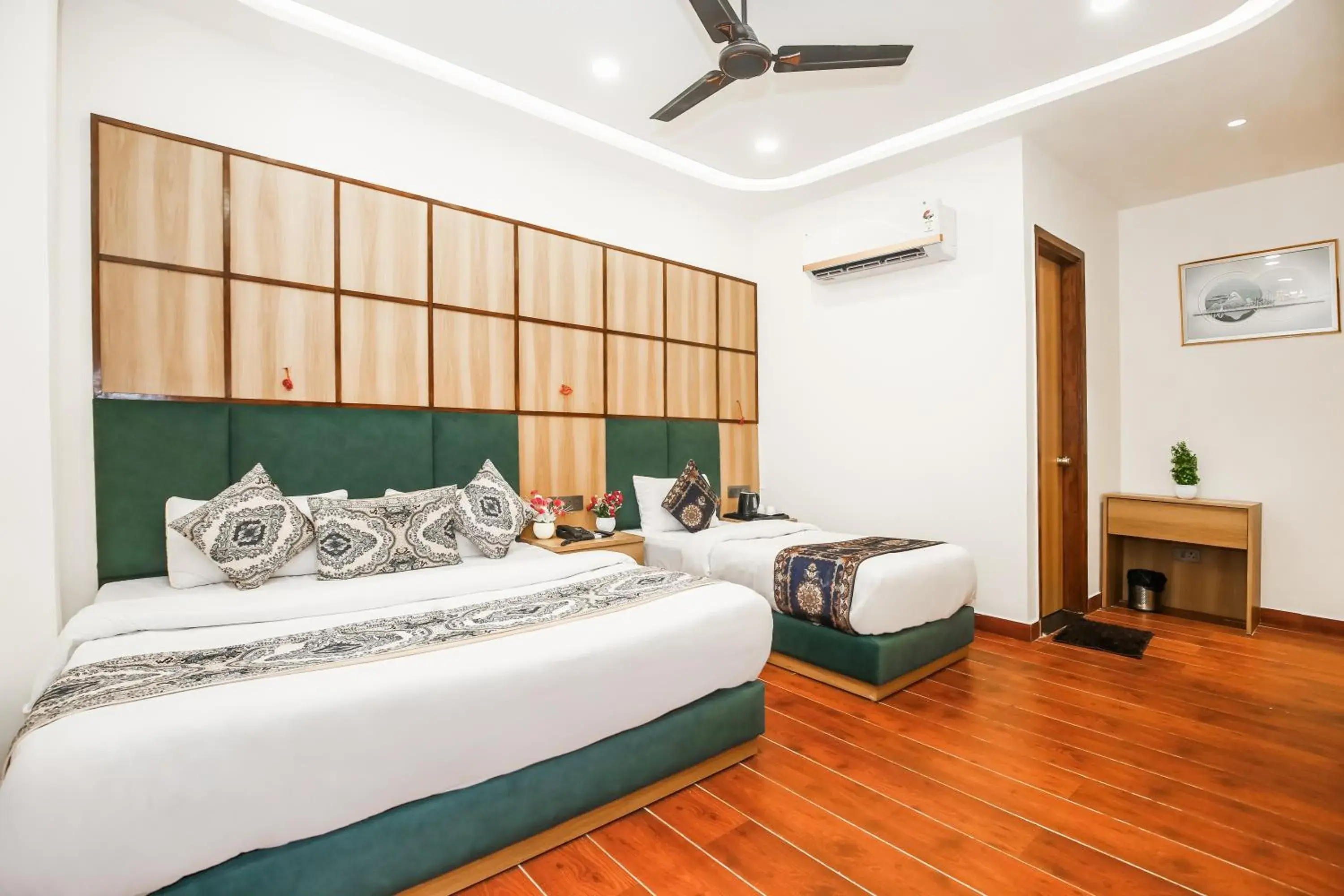 Triple Room in Hotel Platinum Stay InHouse Sanjha Chulha Restaurant Triple Room in Hotel Platinum Stay InHouse Sanjha Chulha Restaurant