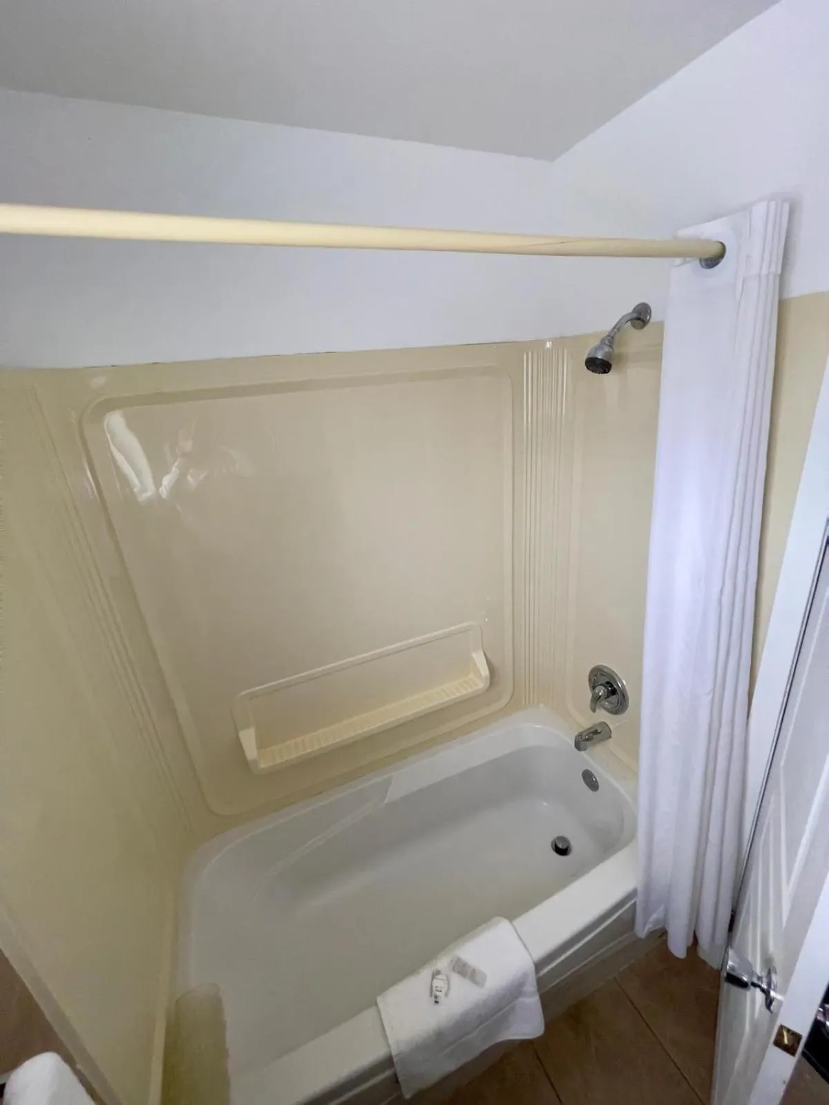 Bathroom in Adams Motel