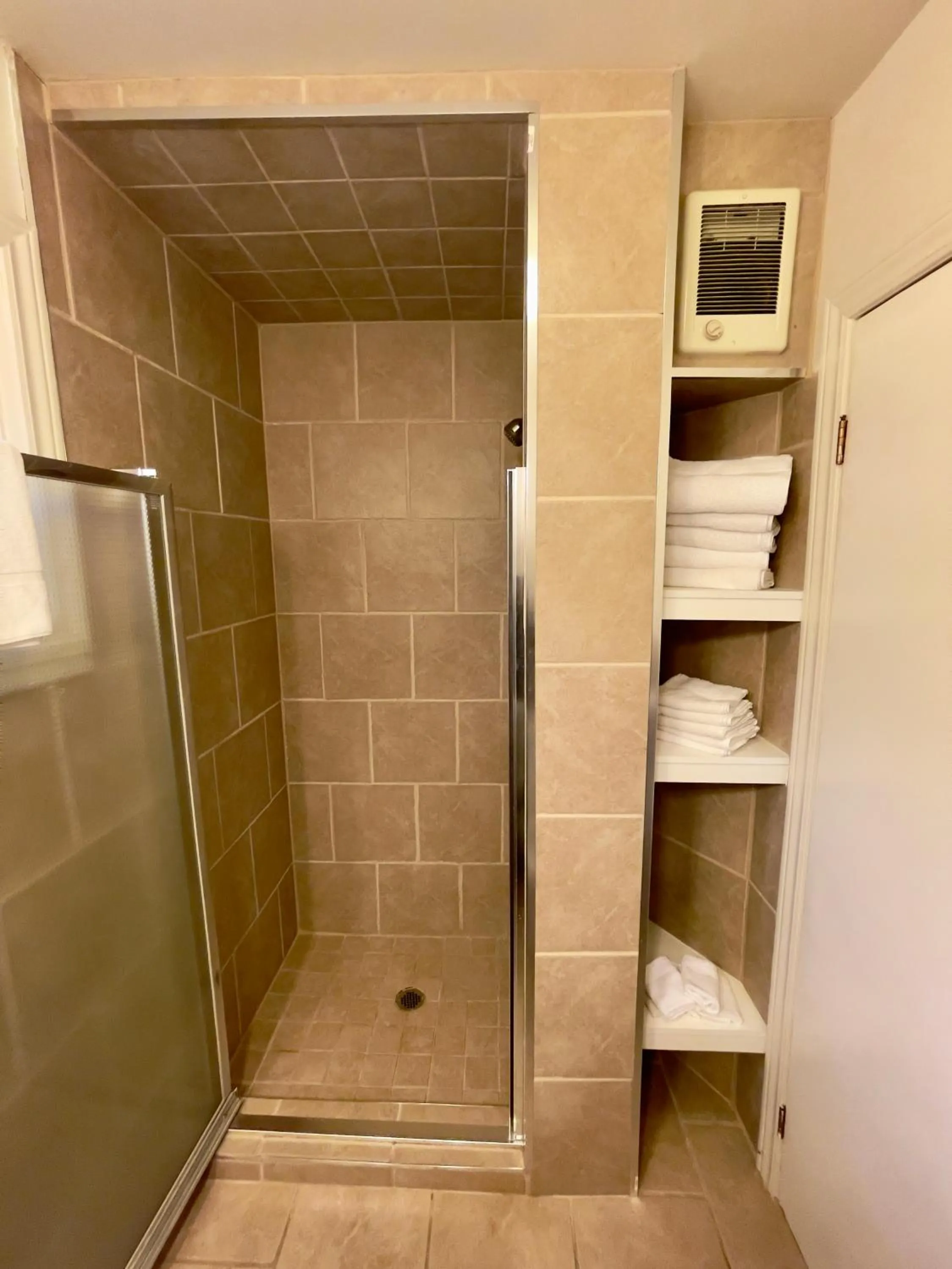 Bathroom in Adams Motel