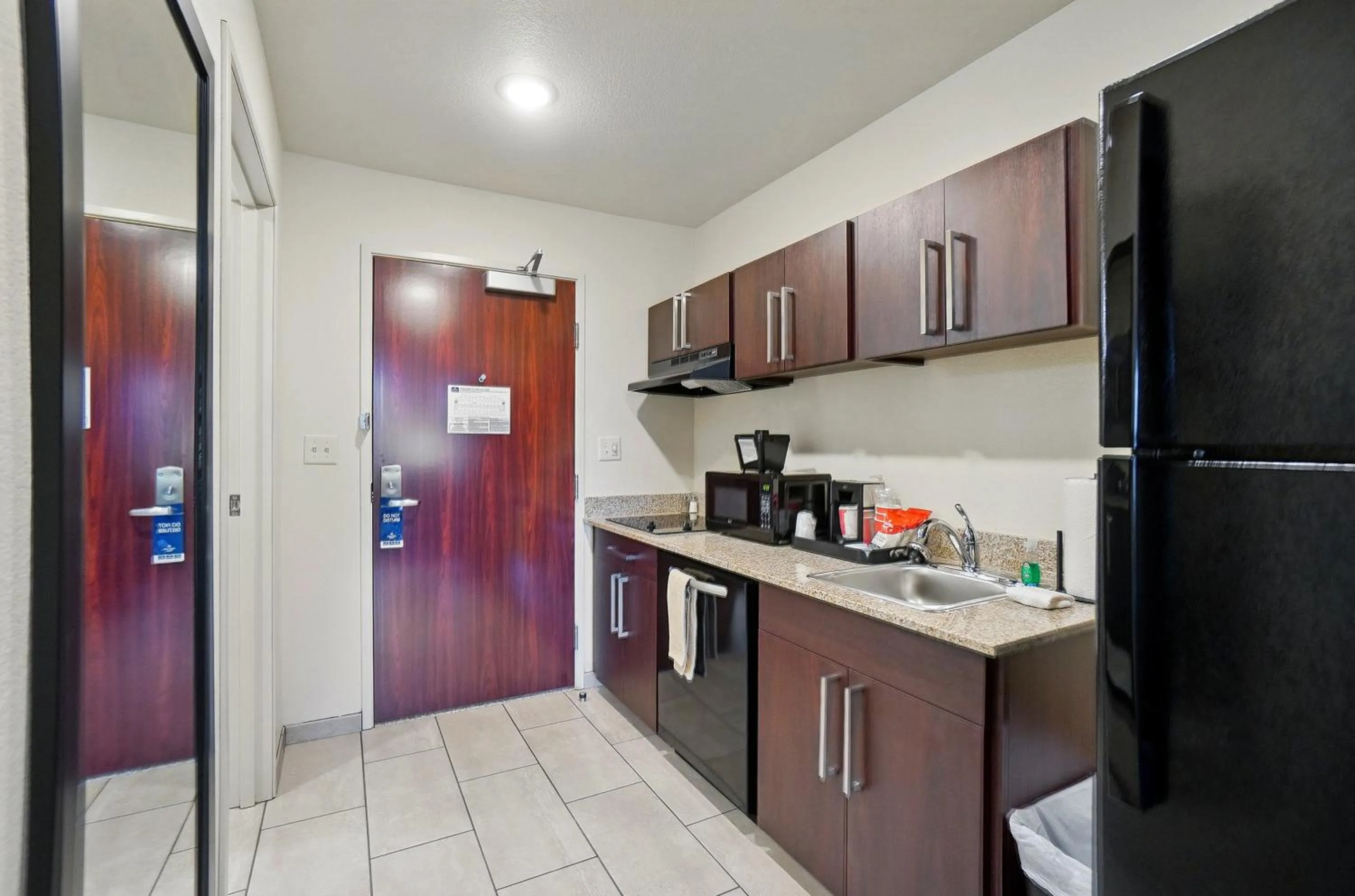 kitchen in Cobblestone Hotel & Suites - Eaton