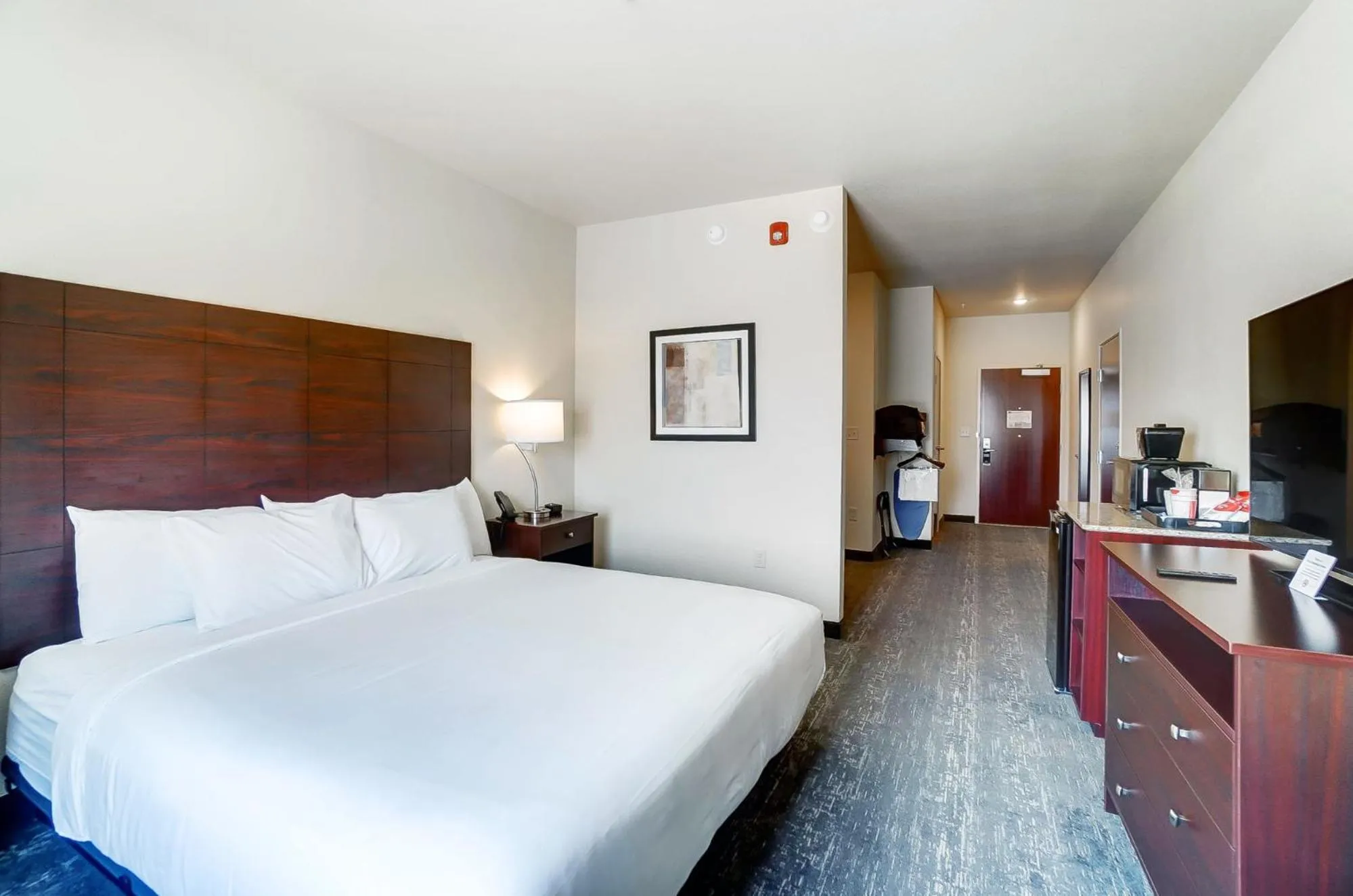 Bed in Cobblestone Hotel & Suites - Eaton