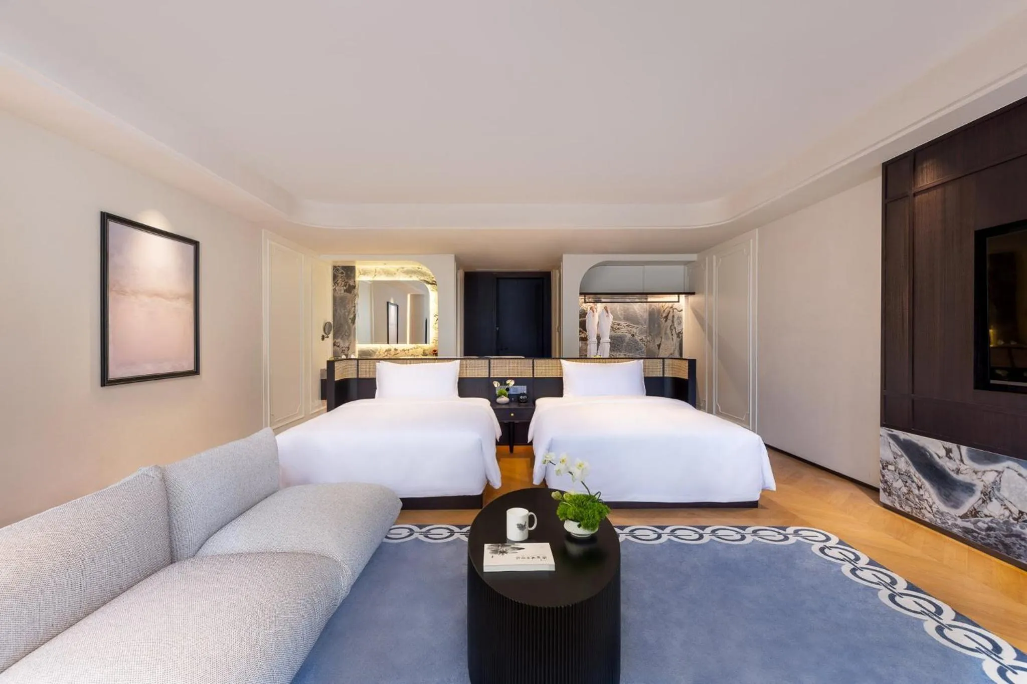 Photo of the whole room, Bed in voco Guilin Yangshuo