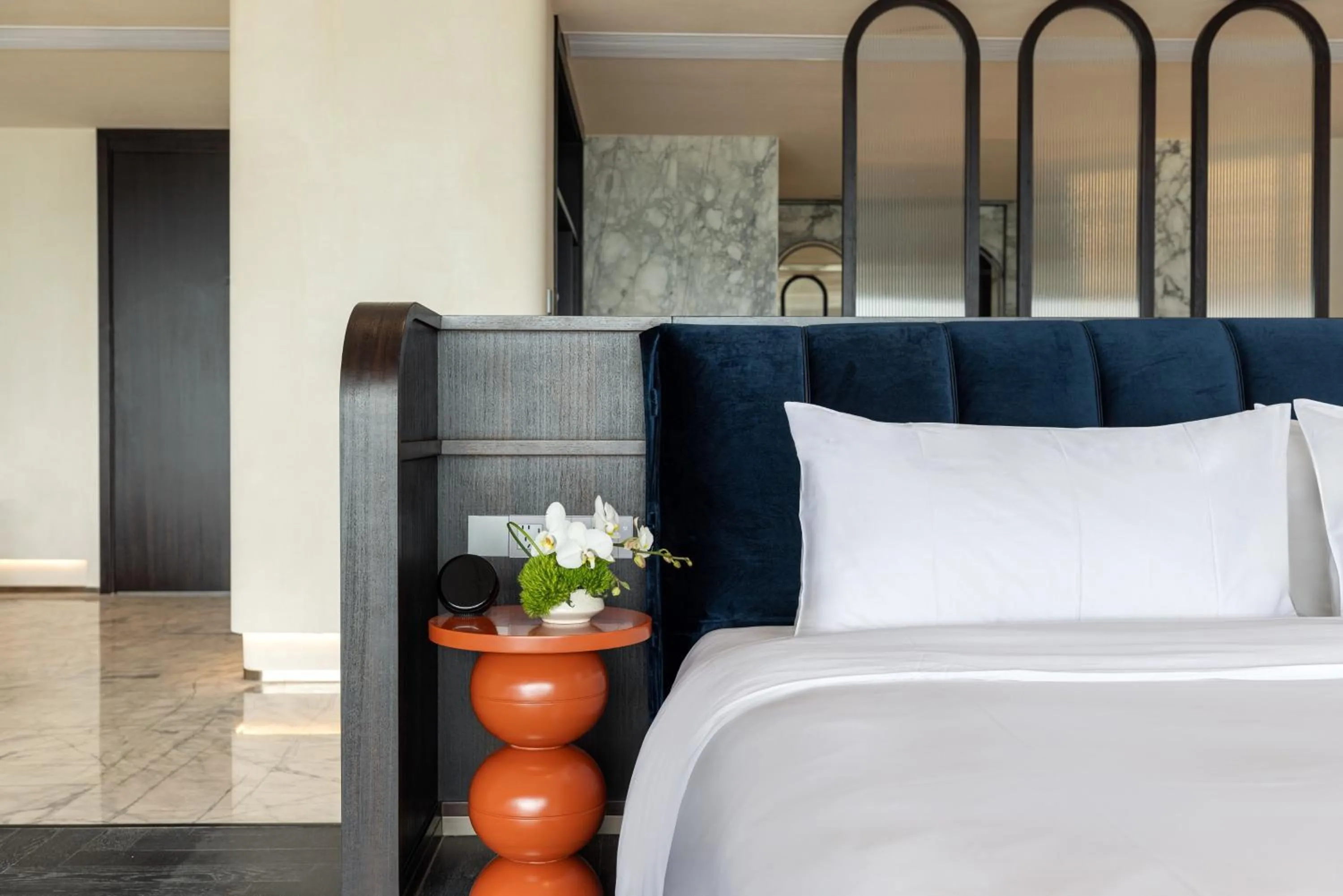 Photo of the whole room, Bed in voco Guilin Yangshuo