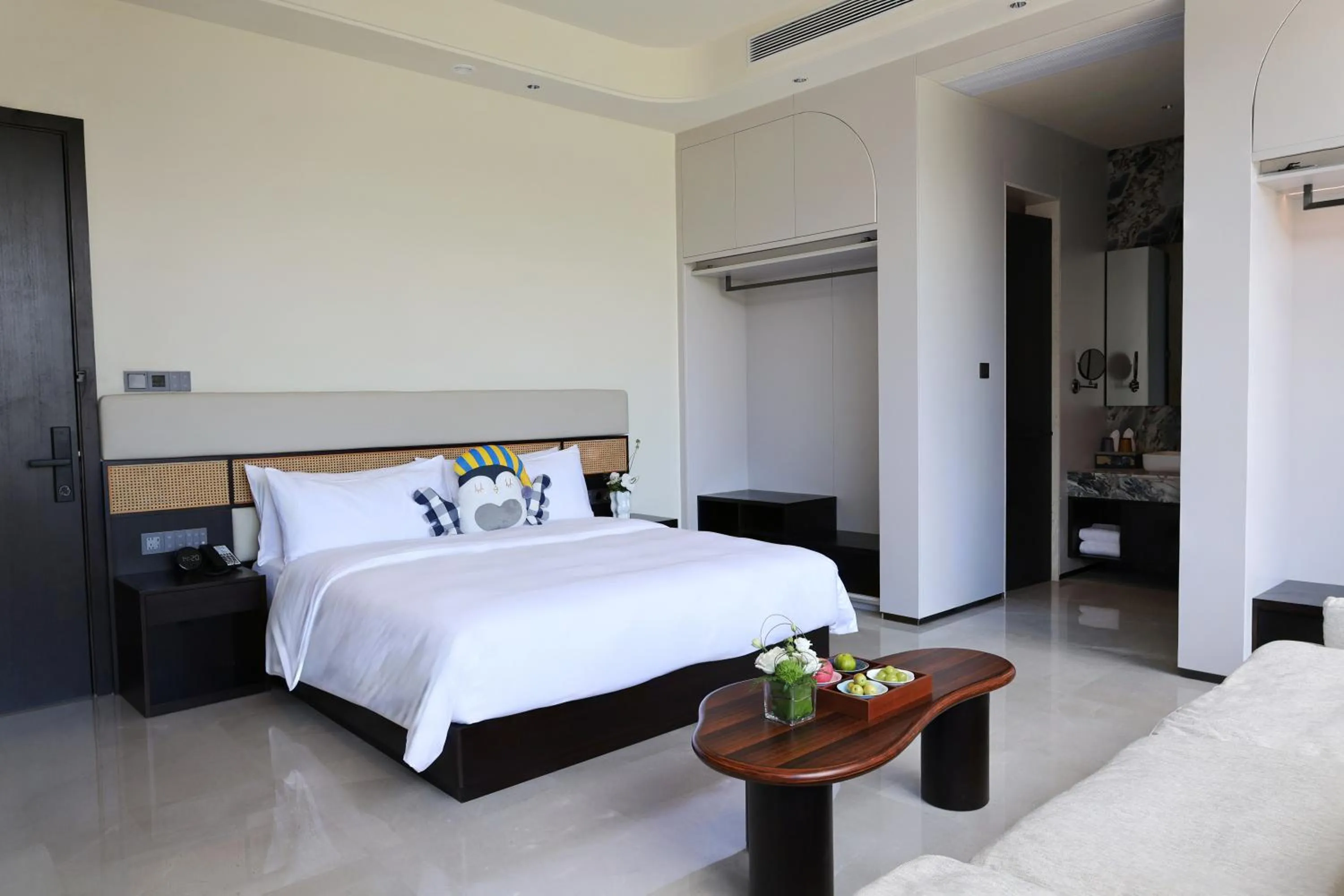 Bedroom, Bed in voco Guilin Yangshuo