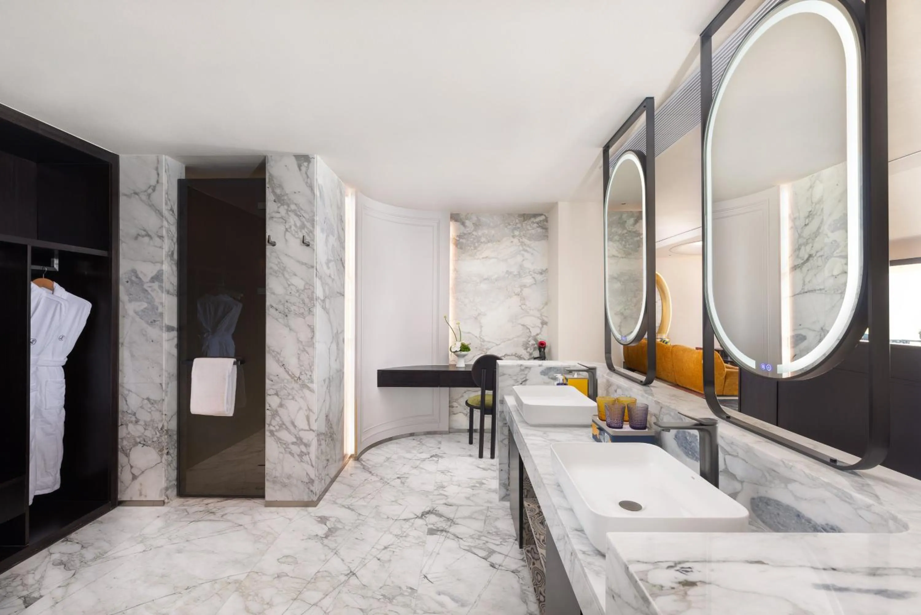 Photo of the whole room in voco Guilin Yangshuo