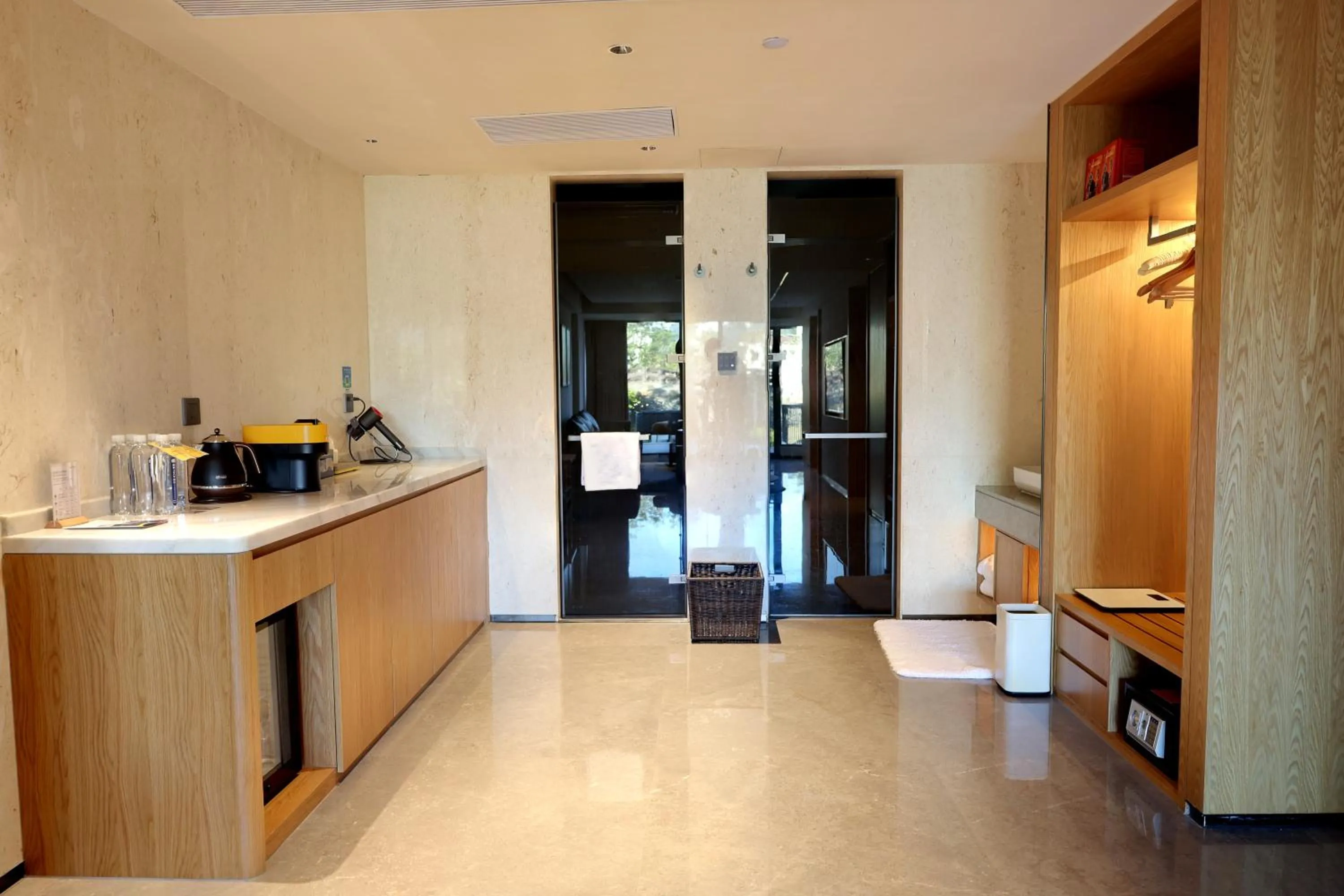 Toilet in voco Guilin Yangshuo